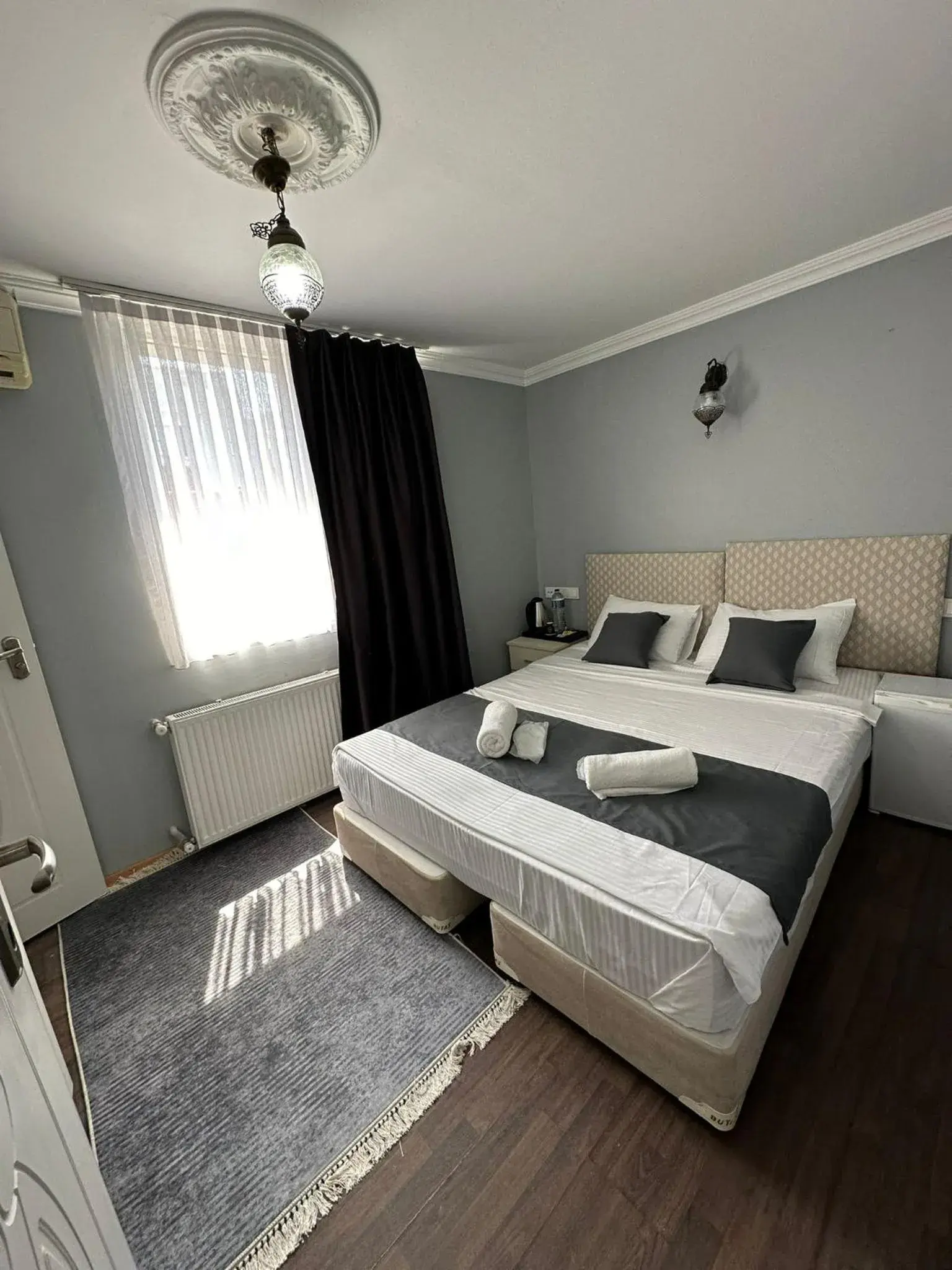 Bed in Rose Bouquets Hotel Bed in Rose Bouquets Hotel