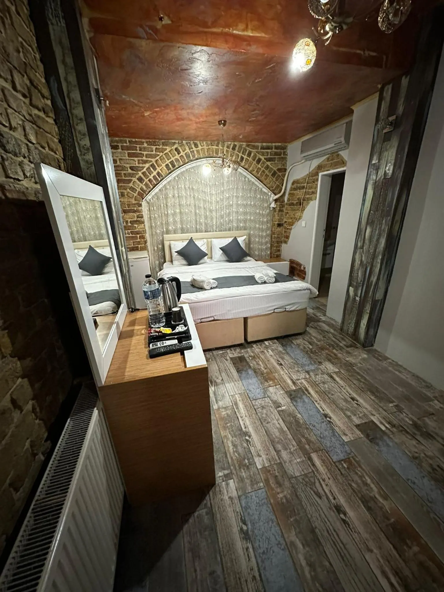 Bed in Rose Bouquets Hotel