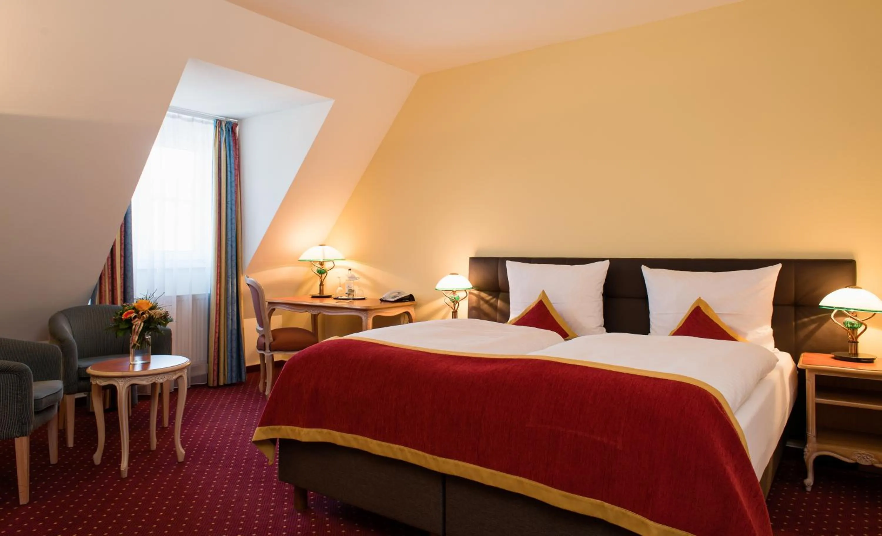 Photo of the whole room, Bed in Luitpoldpark-Hotel