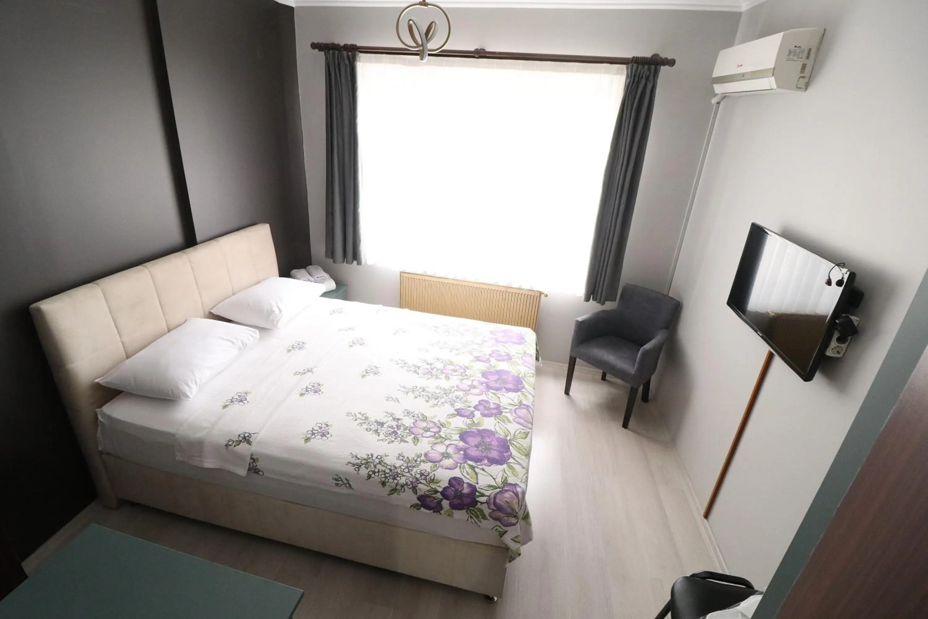 TV and multimedia, Bed in Hotel Ipekyolu