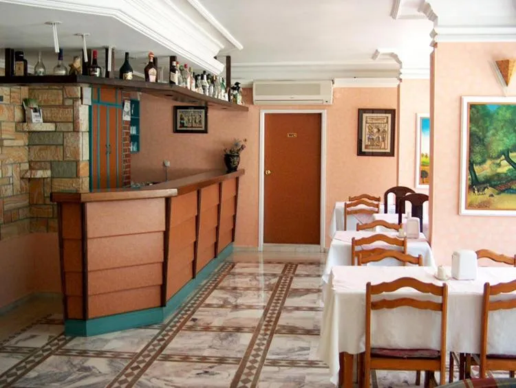 Restaurant/places to eat in Blue Yacht Marina Apart Hotel