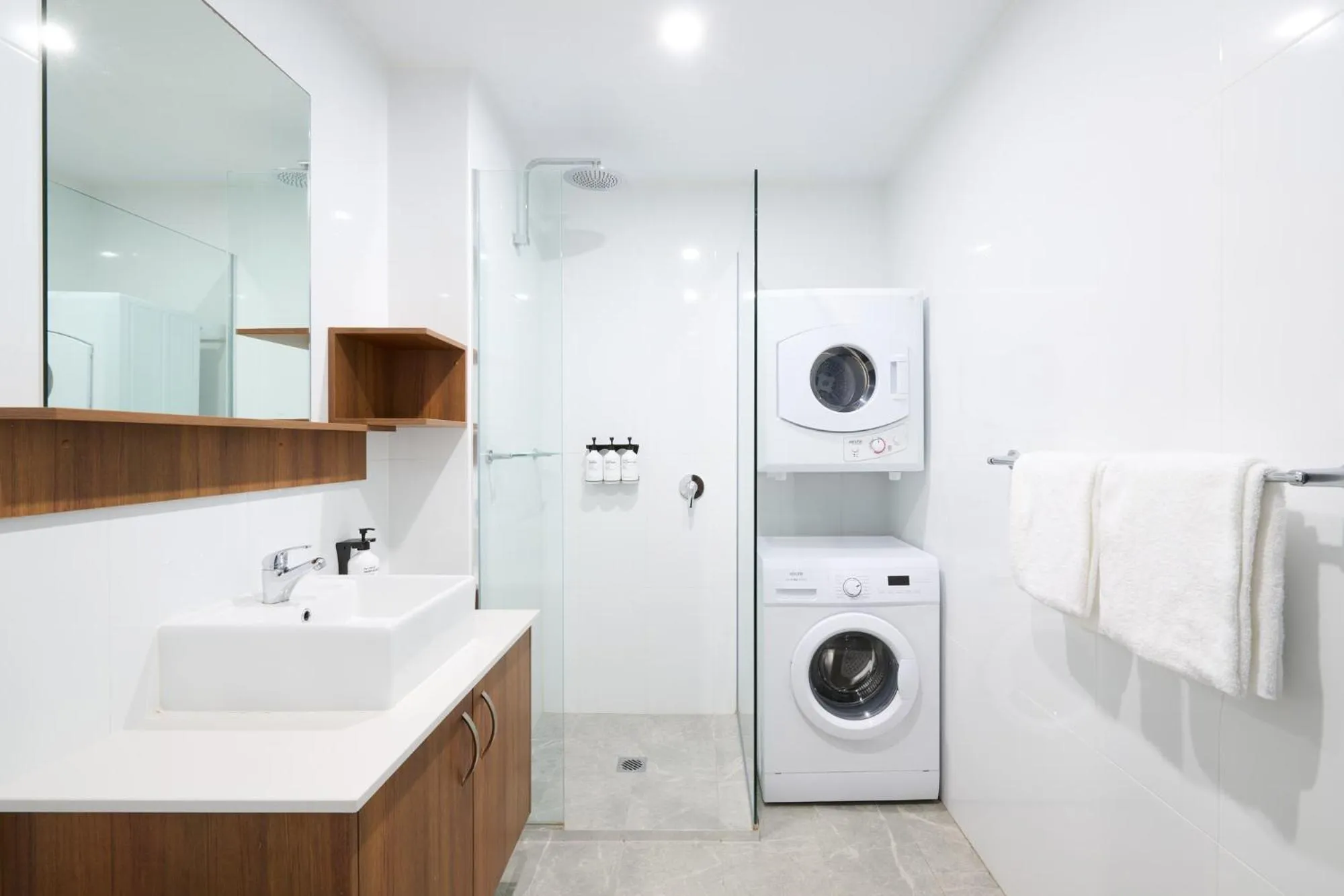 Bathroom in Abode Malua Bay