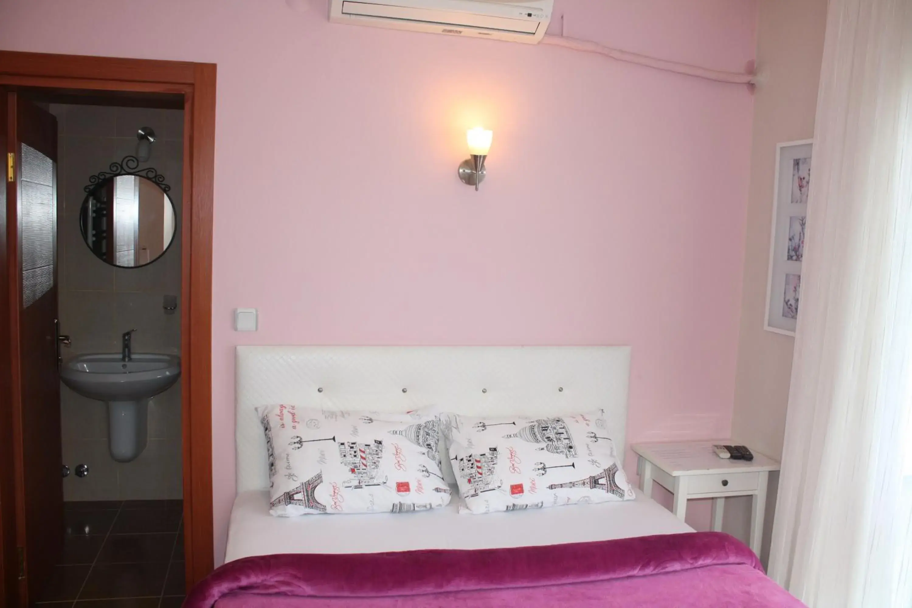 Double Room in Sapphire Hotel Double Room in Sapphire Hotel