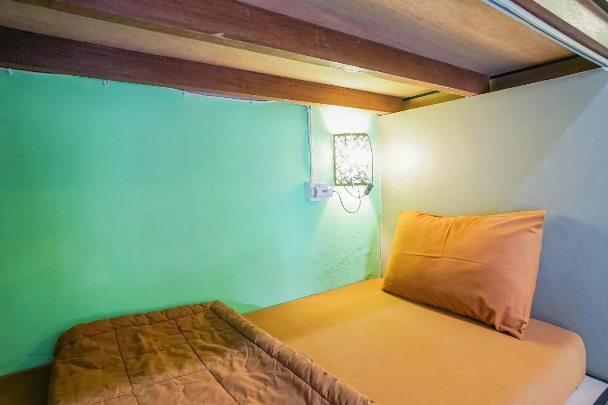 Bed in Padi-Padi Hostel & Bar