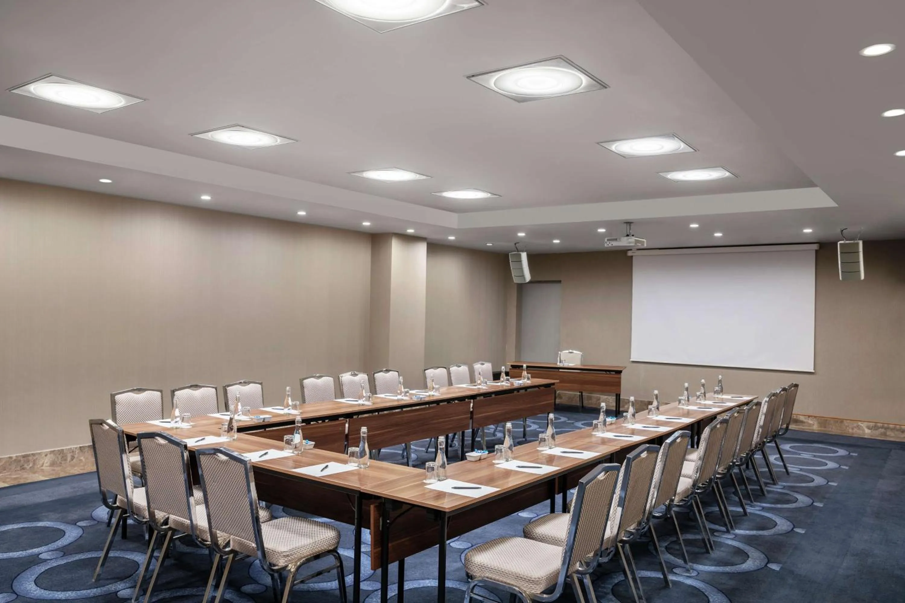 Meeting/conference room in DoubleTree by Hilton Istanbul Gayrettepe