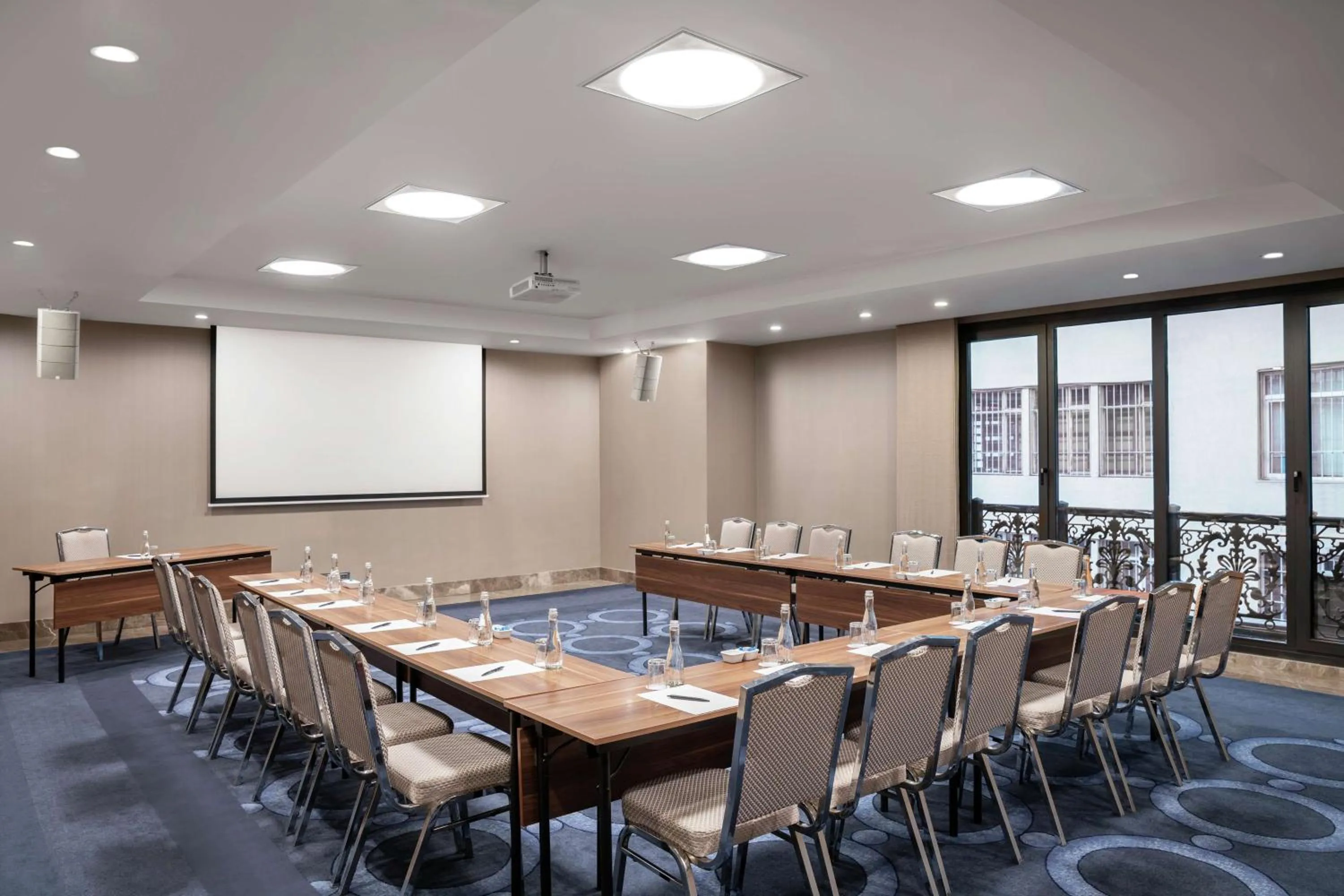 Meeting/conference room in DoubleTree by Hilton Istanbul Gayrettepe
