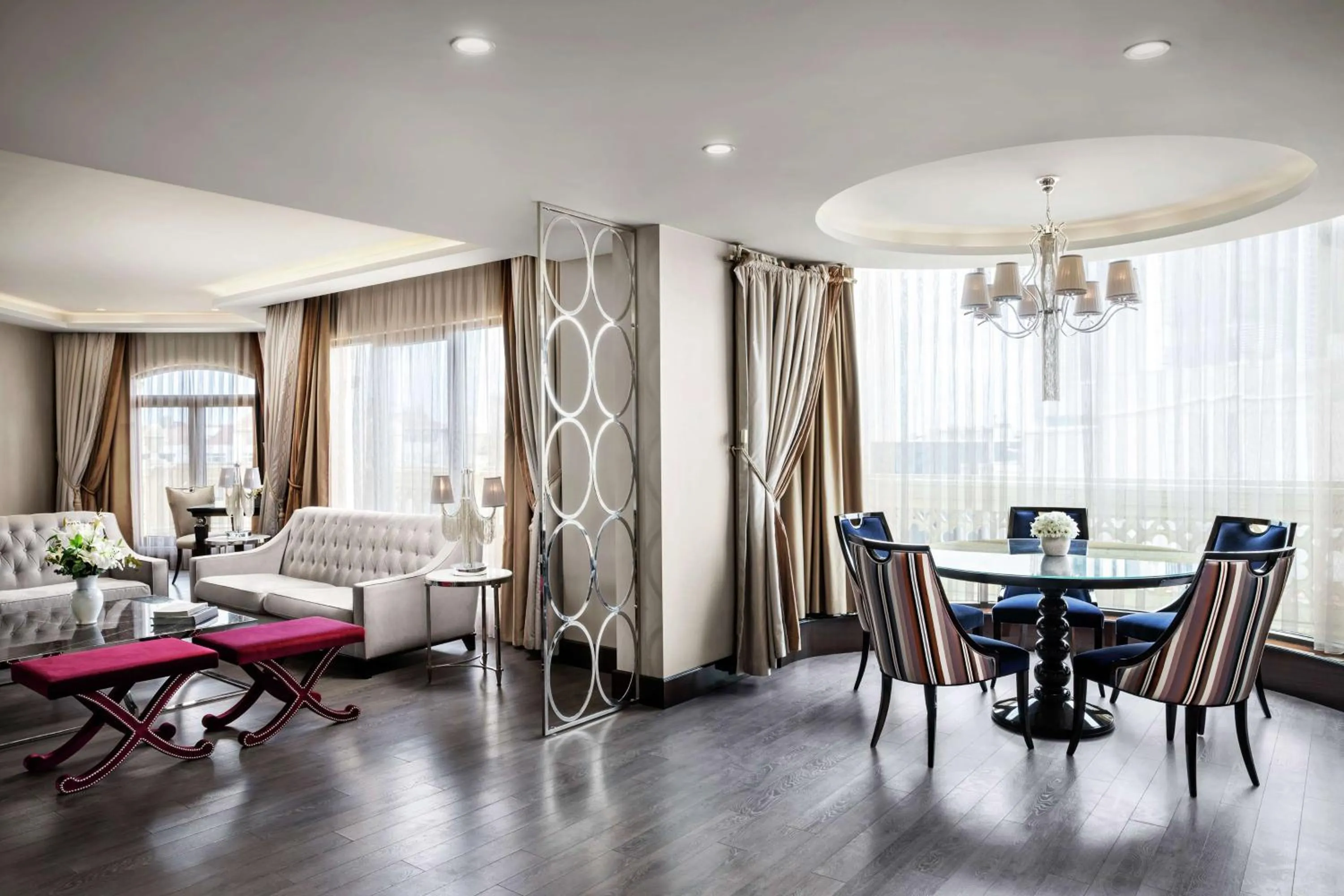 Living room in DoubleTree by Hilton Istanbul Gayrettepe