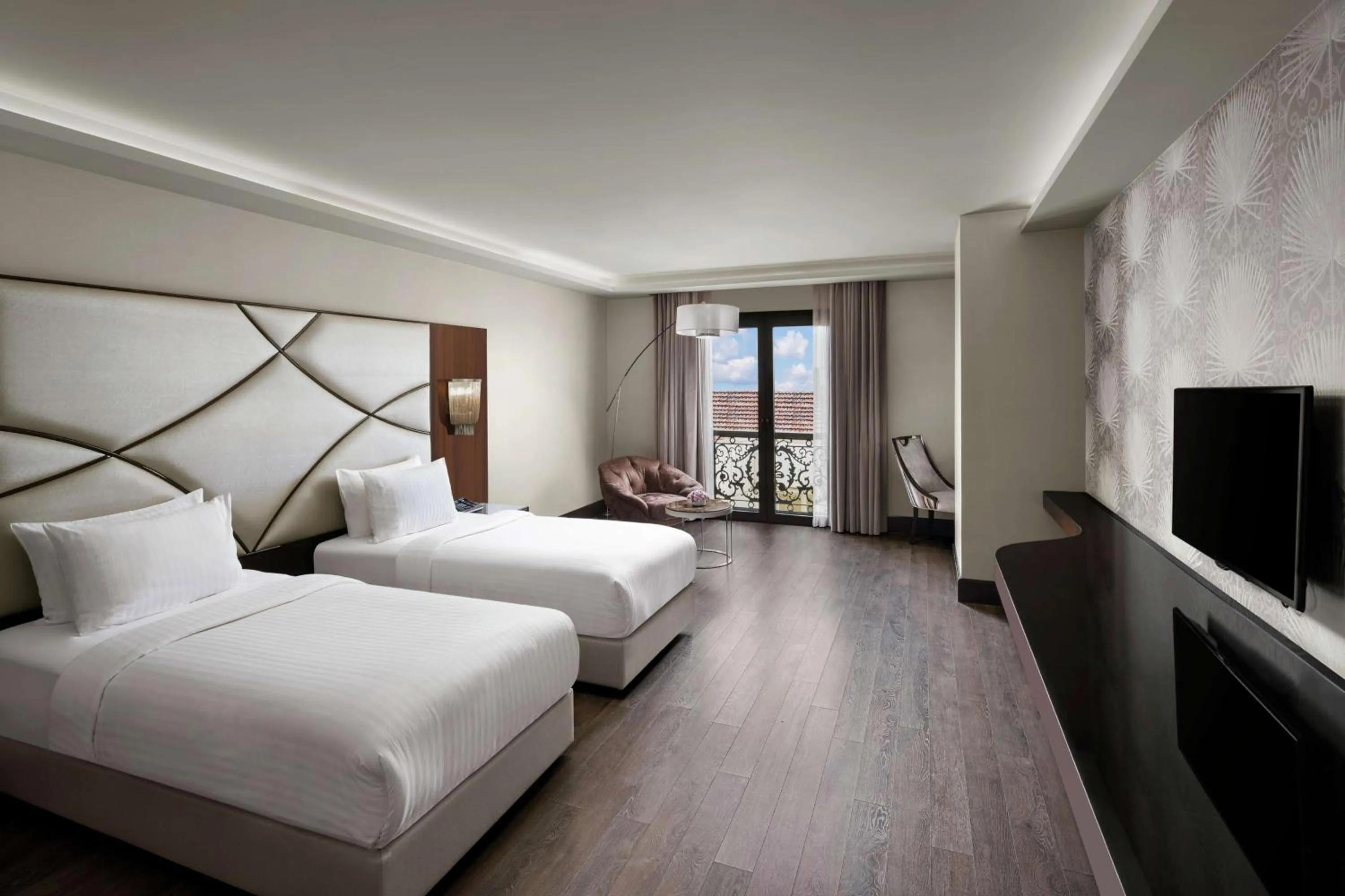 Bed in DoubleTree by Hilton Istanbul Gayrettepe