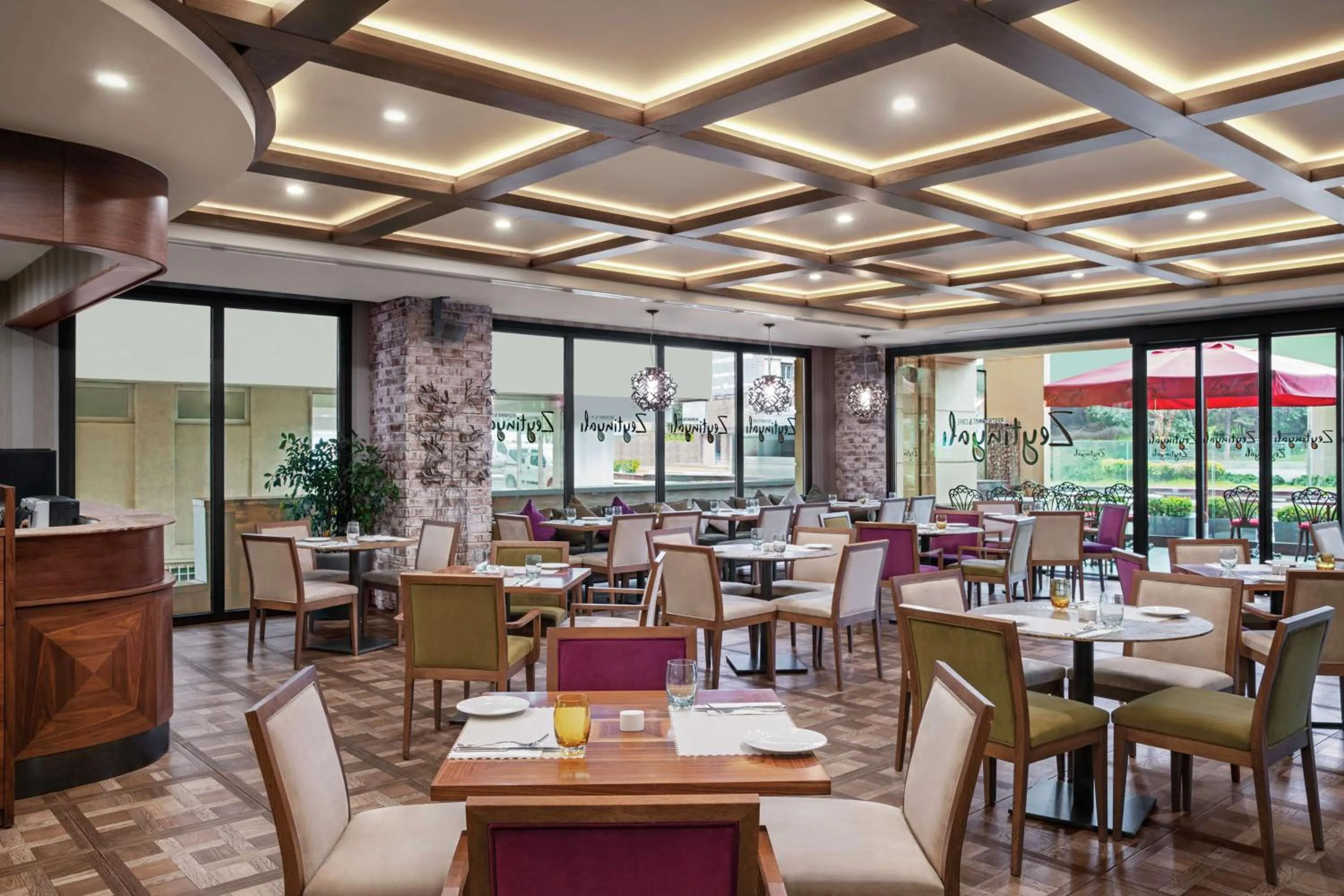 Restaurant/places to eat in DoubleTree by Hilton Istanbul Gayrettepe