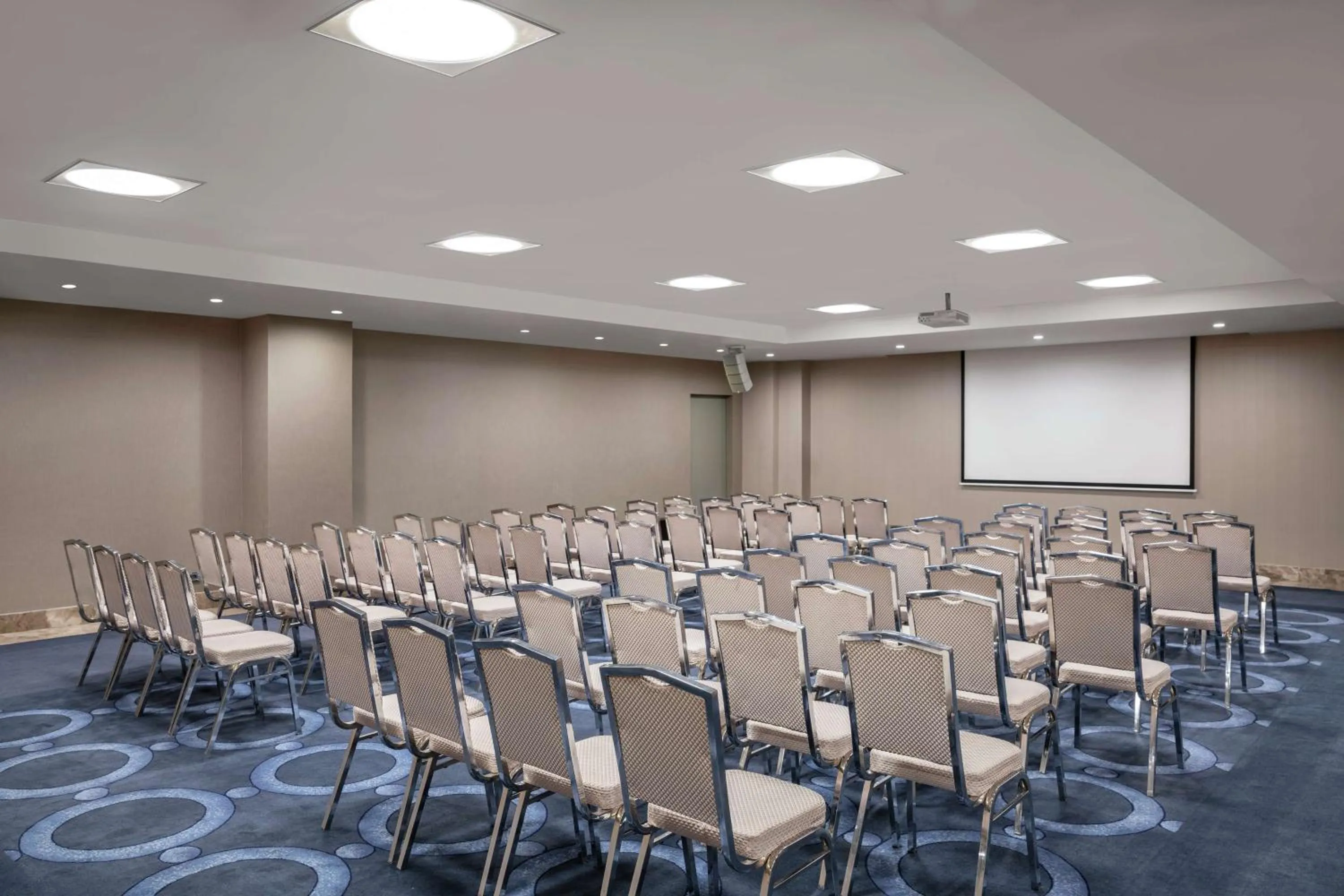 Meeting/conference room in DoubleTree by Hilton Istanbul Gayrettepe