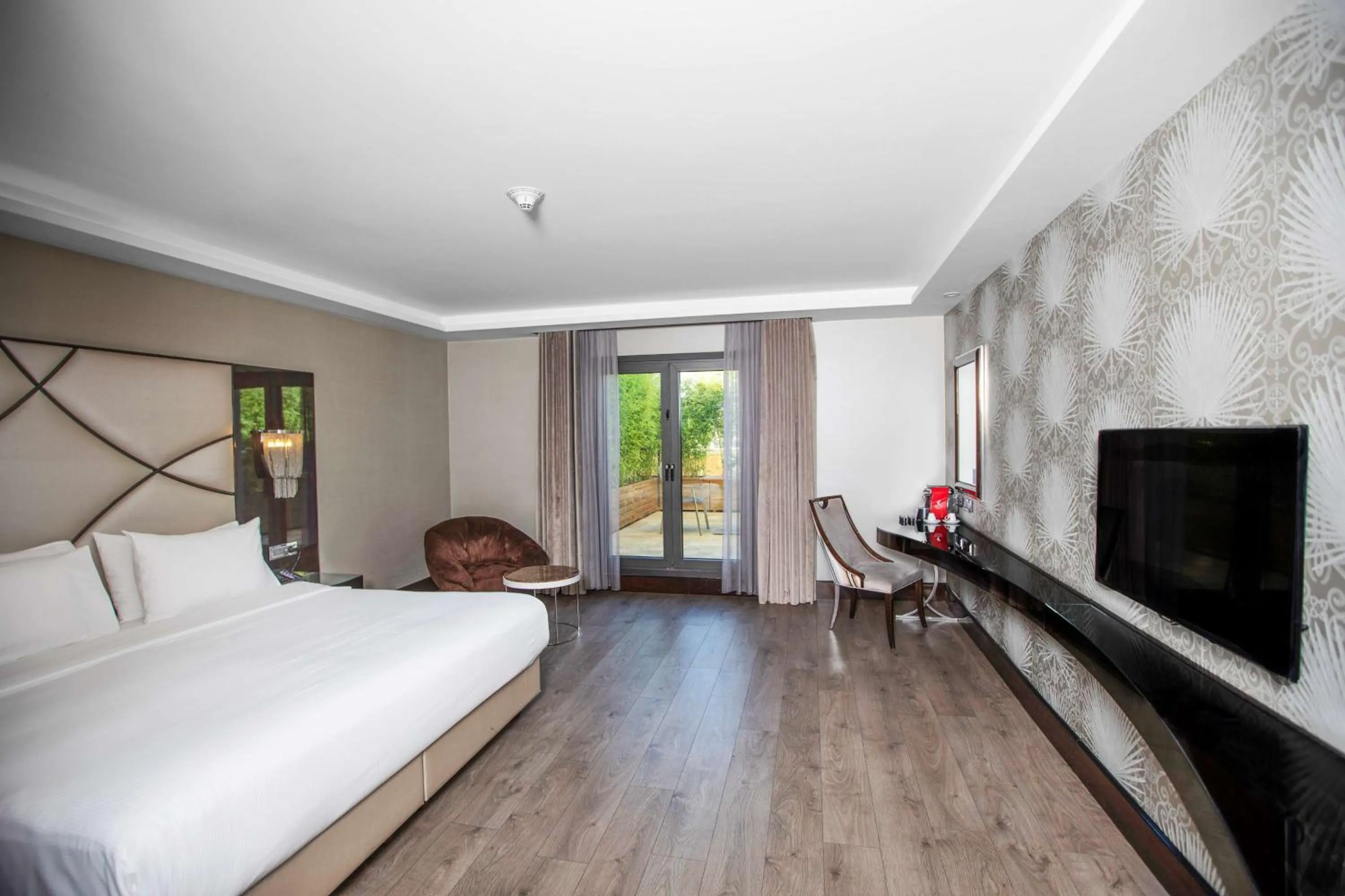 Bedroom, Bed in DoubleTree by Hilton Istanbul Gayrettepe