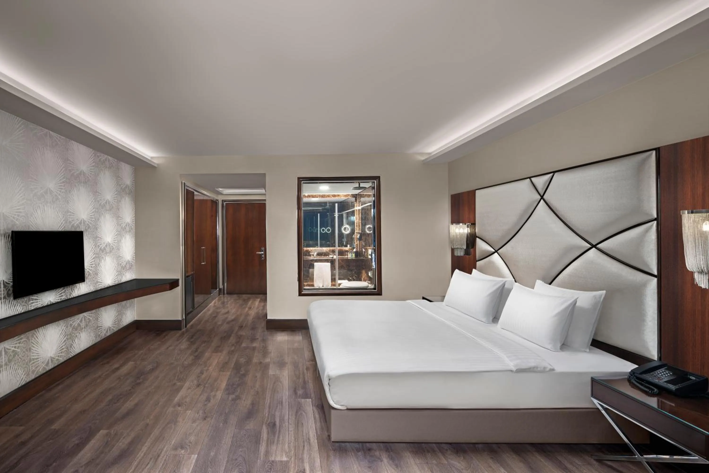 Bedroom, Bed in DoubleTree by Hilton Istanbul Gayrettepe