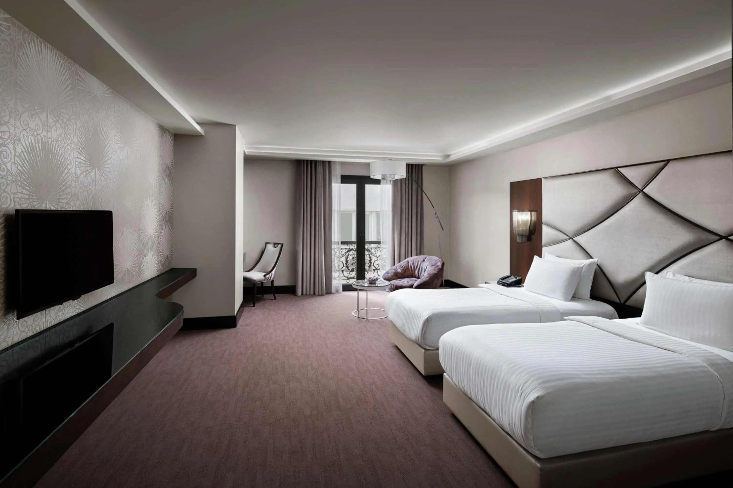 Bed in DoubleTree by Hilton Istanbul Gayrettepe