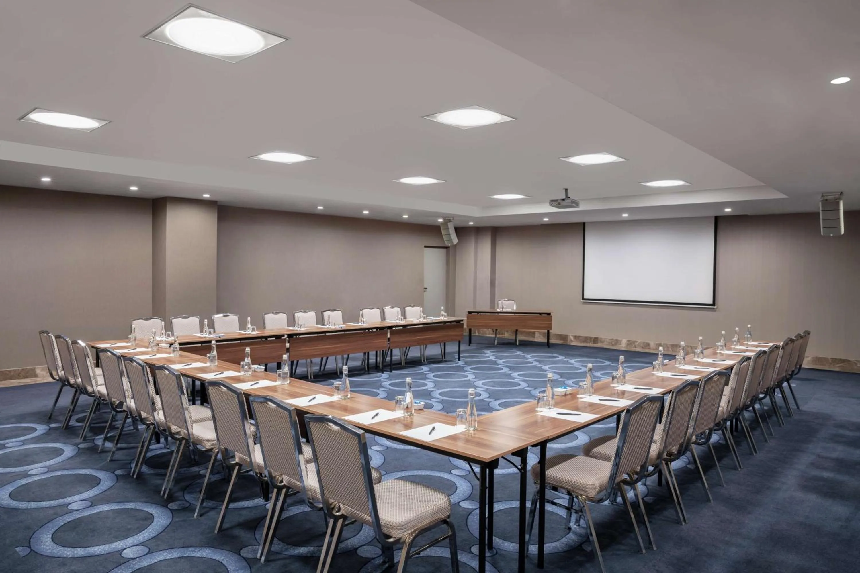 Meeting/conference room in DoubleTree by Hilton Istanbul Gayrettepe
