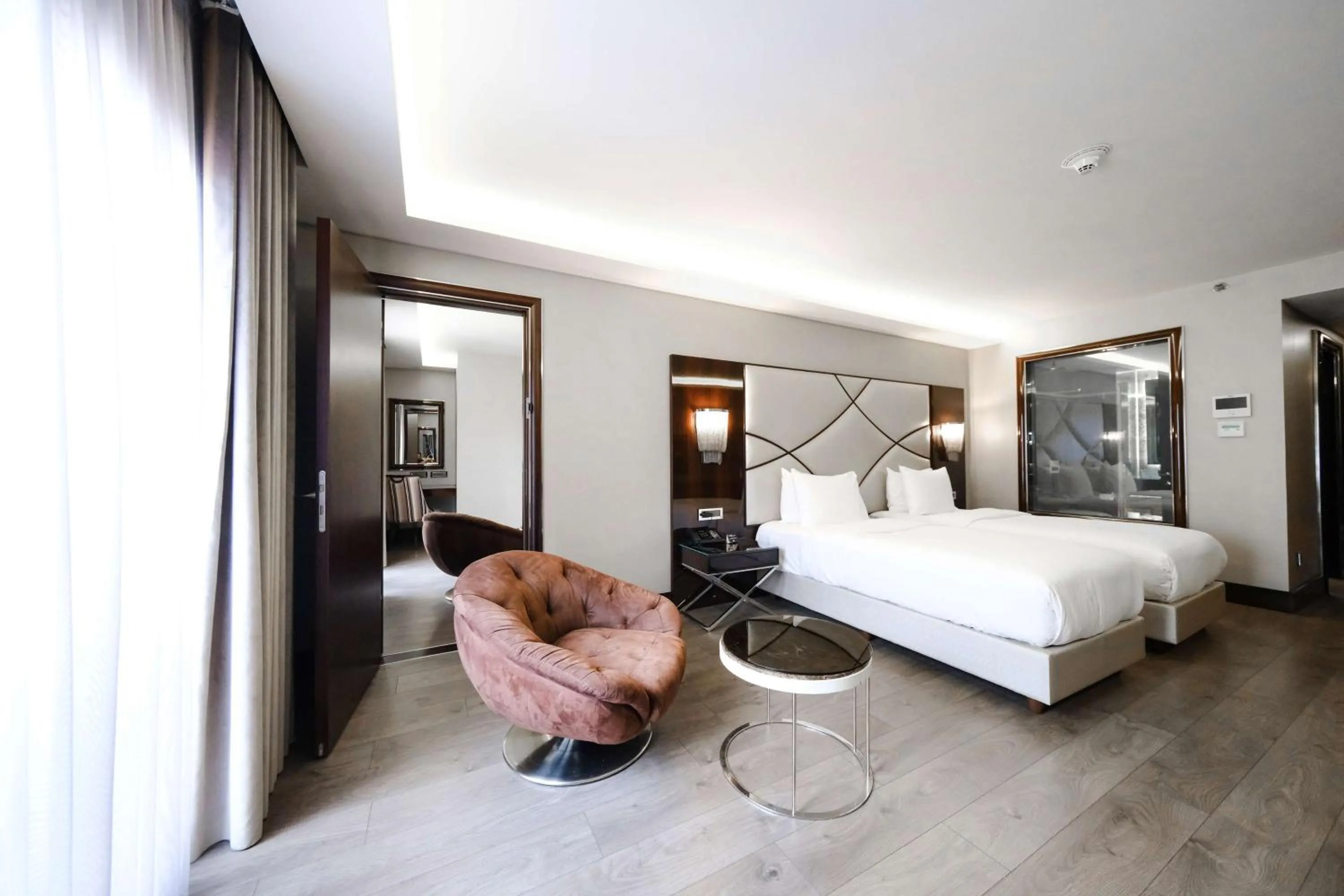 Bed in DoubleTree by Hilton Istanbul Gayrettepe