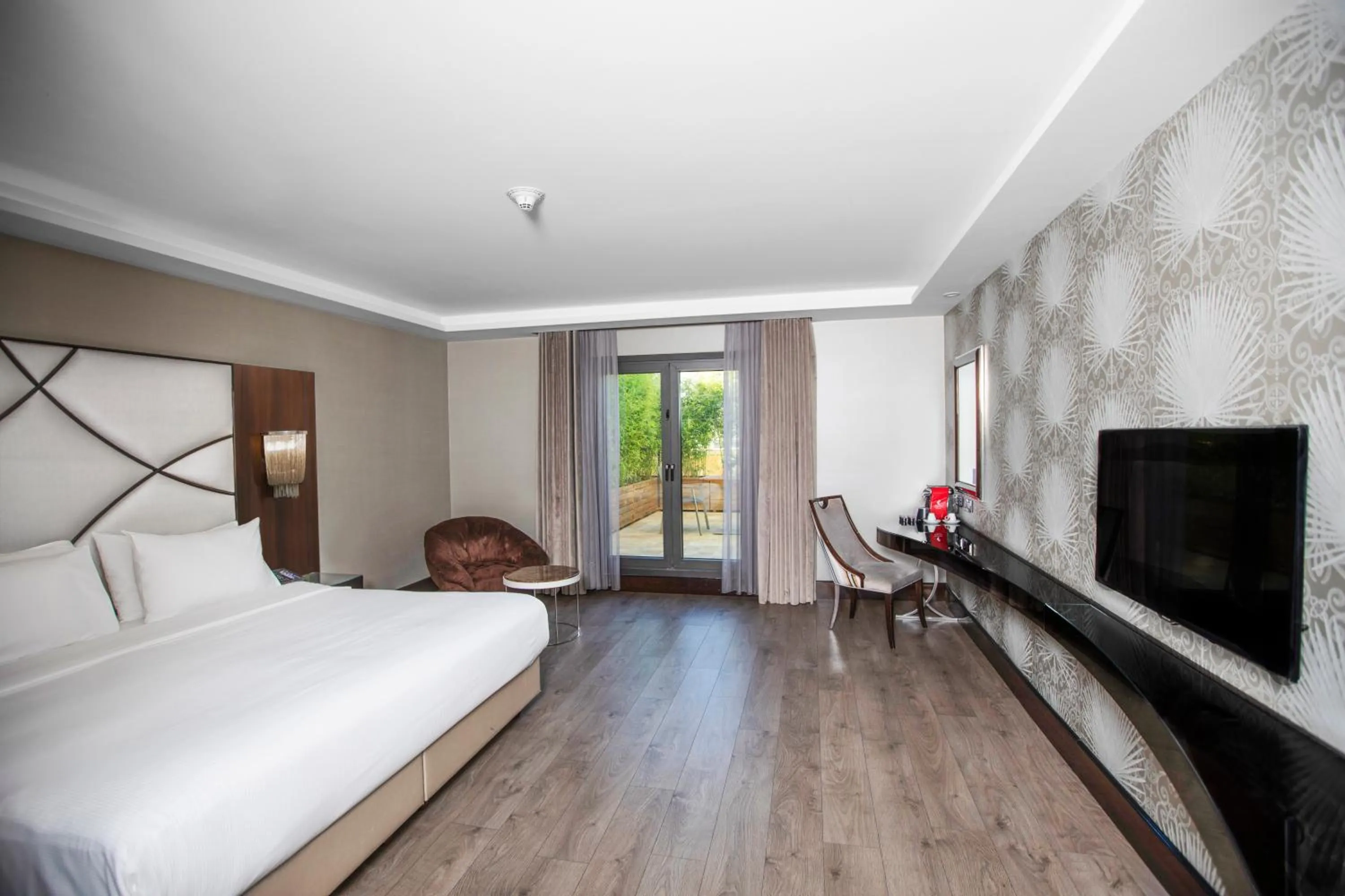 Bedroom, Bed in DoubleTree by Hilton Istanbul Gayrettepe