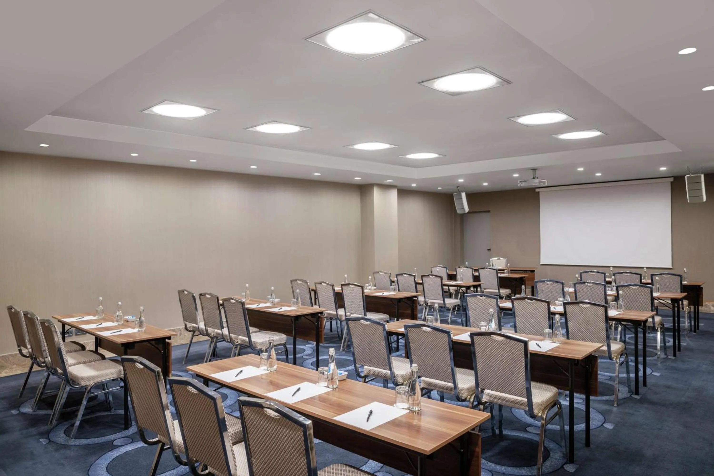 Meeting/conference room in DoubleTree by Hilton Istanbul Gayrettepe