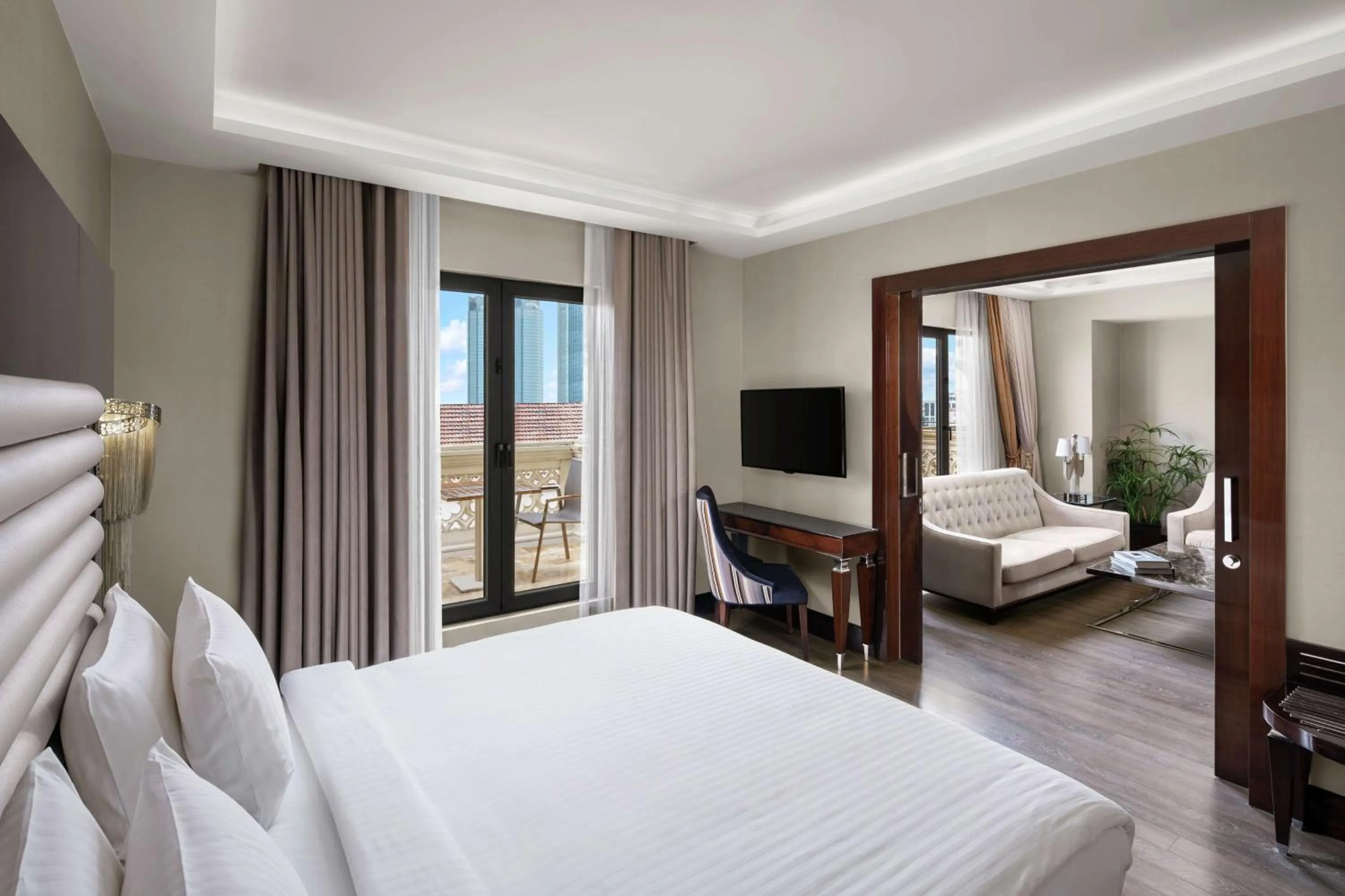 Bedroom, Bed in DoubleTree by Hilton Istanbul Gayrettepe