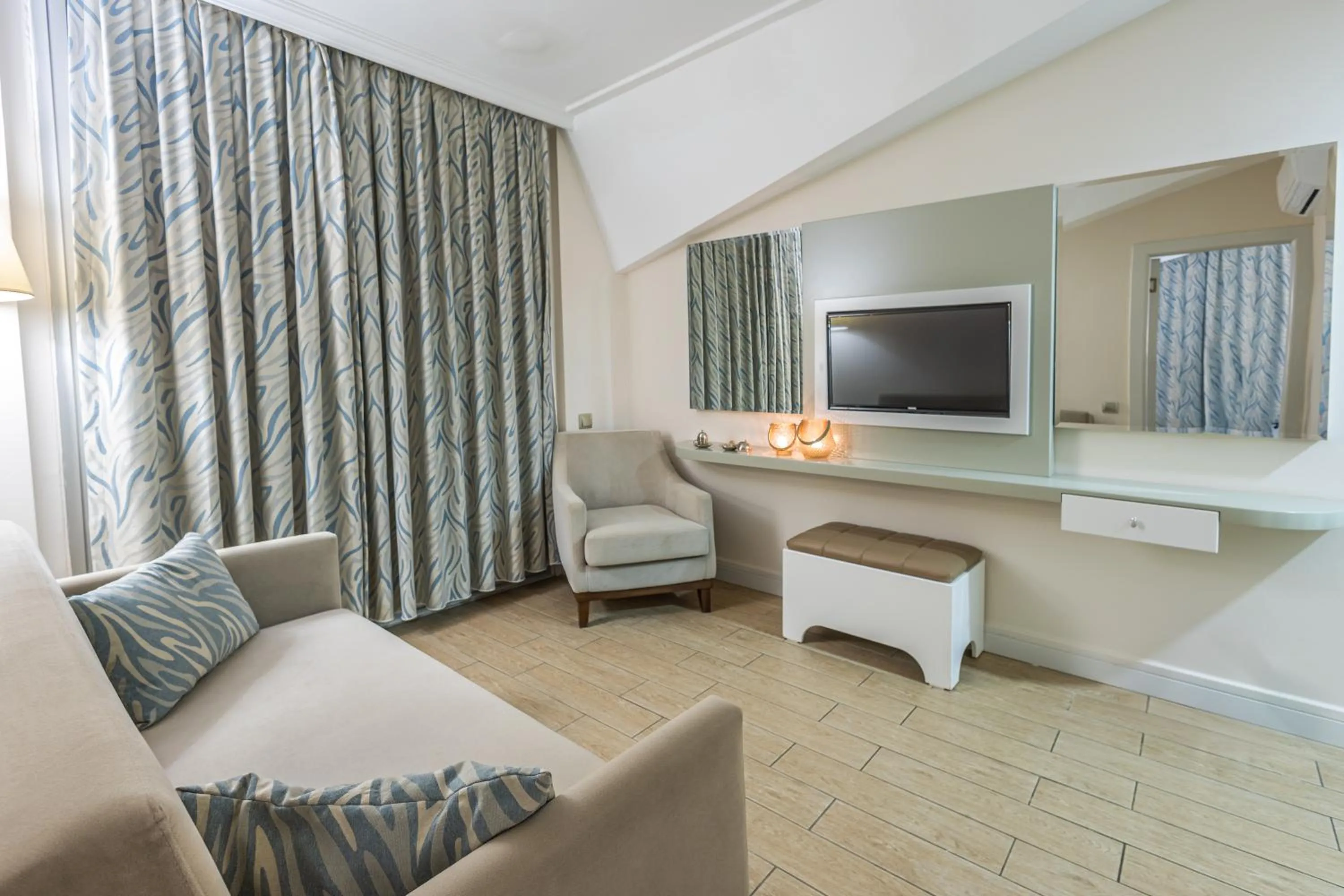 Living room in Asli Hotel