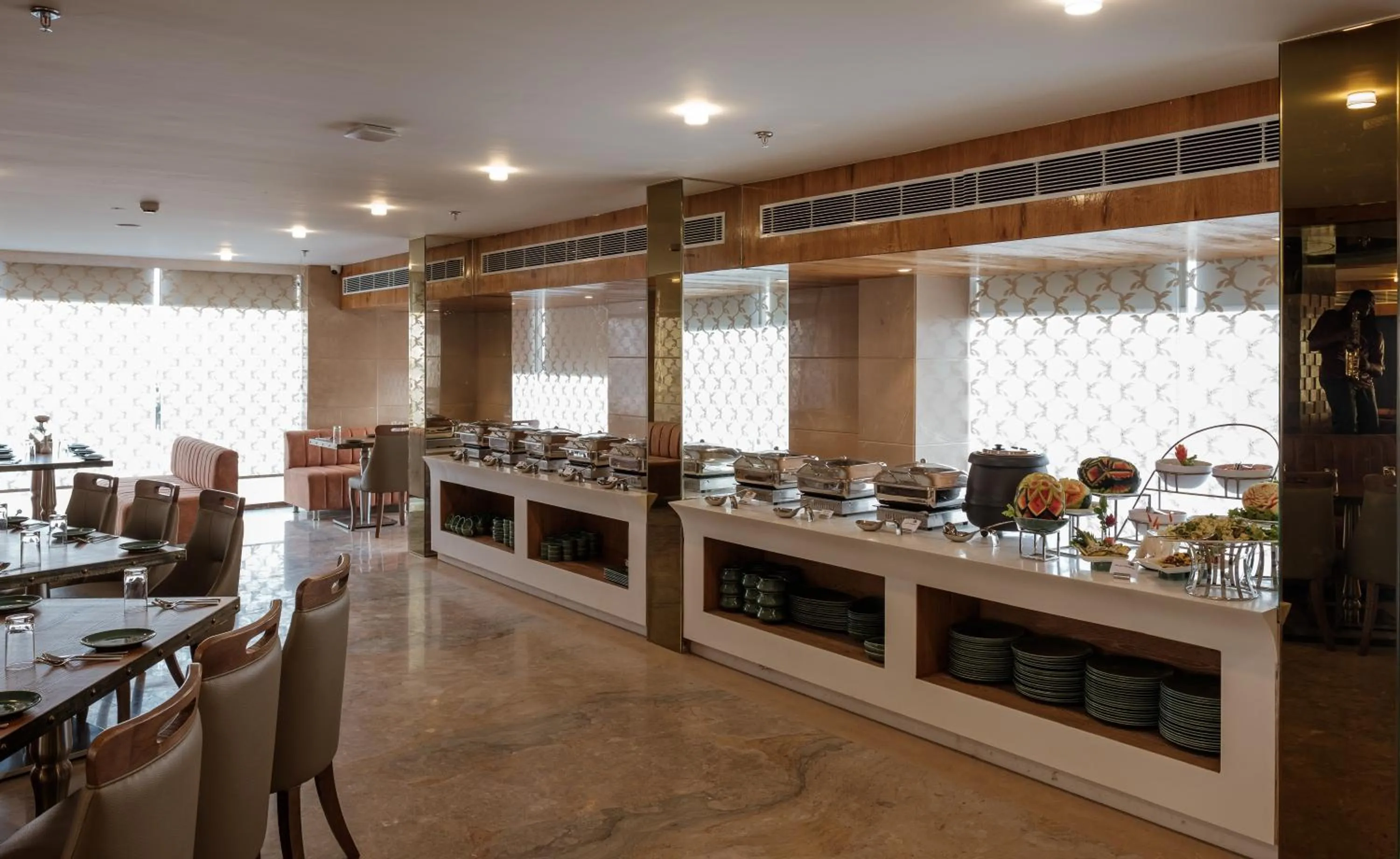 Restaurant/places to eat in Hotel Clarks Premier ,Kota