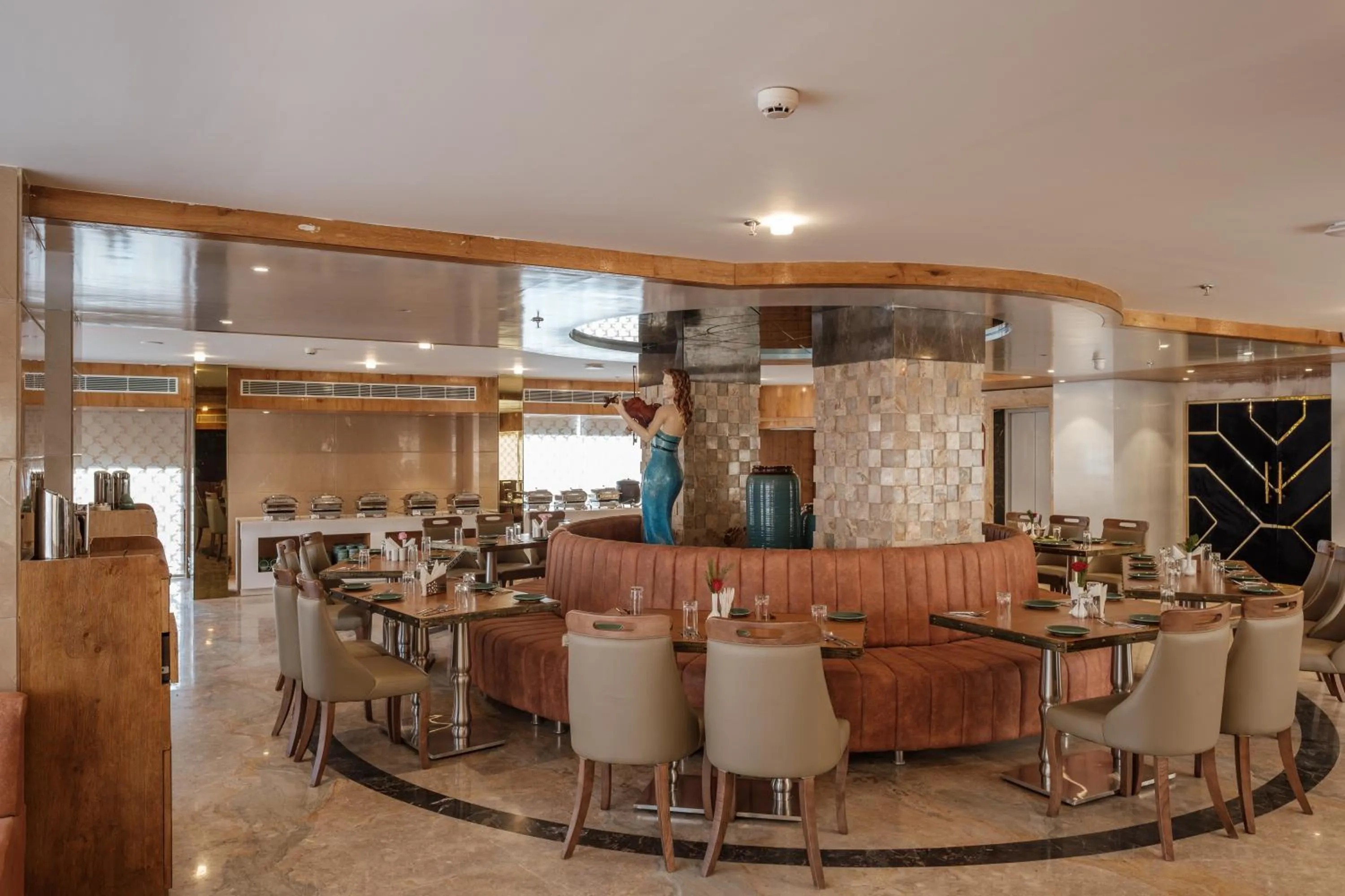 Restaurant/places to eat in Hotel Clarks Premier ,Kota