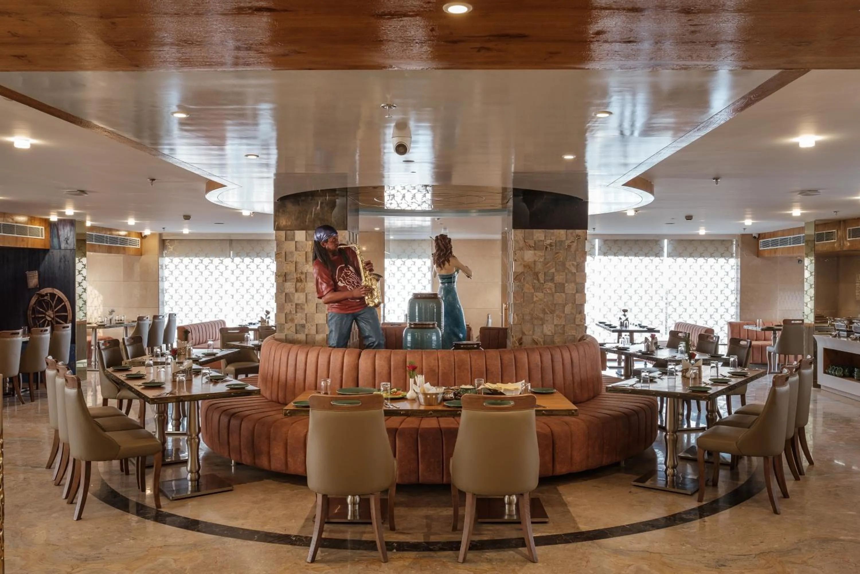 Restaurant/places to eat in Hotel Clarks Premier ,Kota