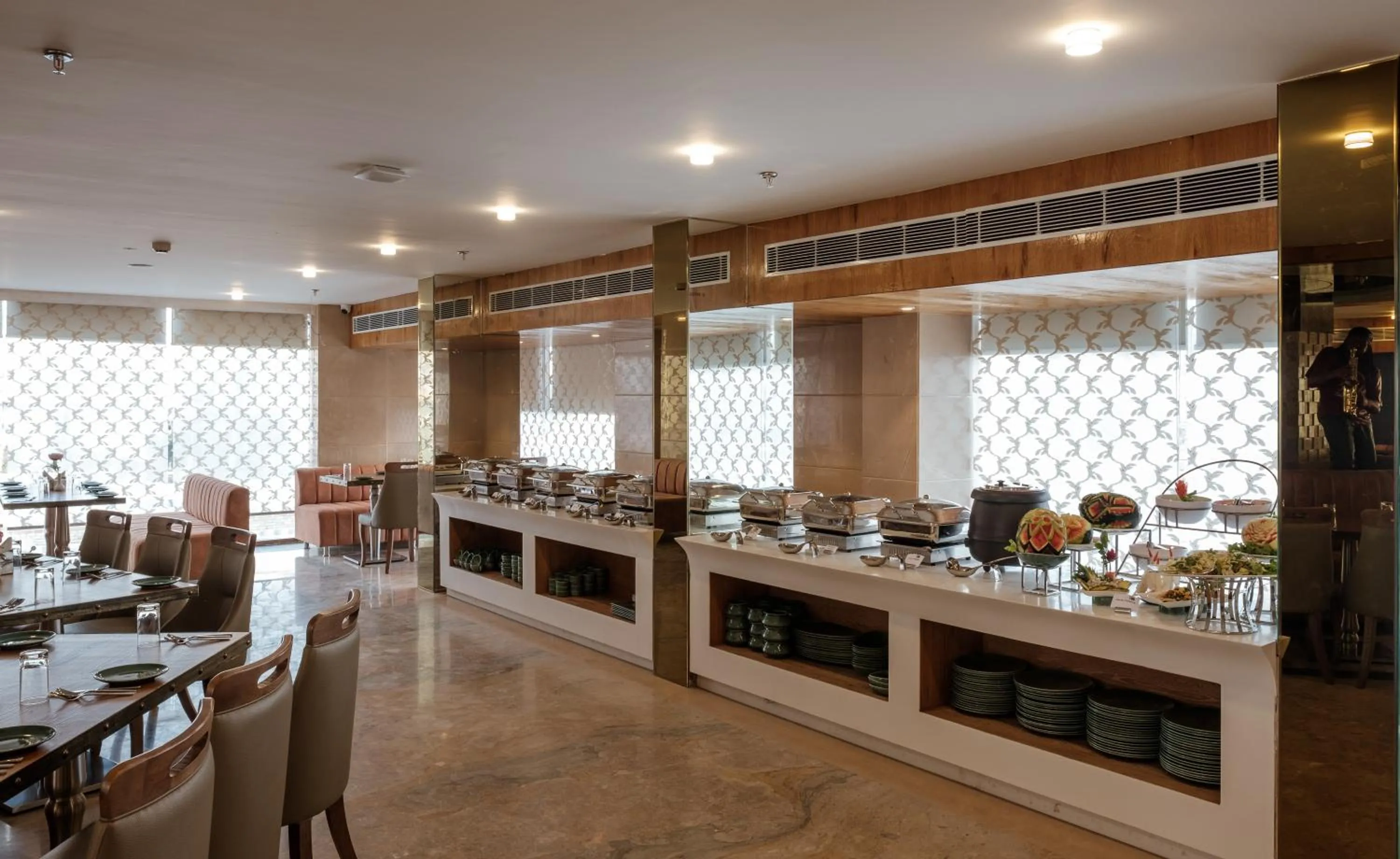 Restaurant/places to eat in Hotel Clarks Premier ,Kota