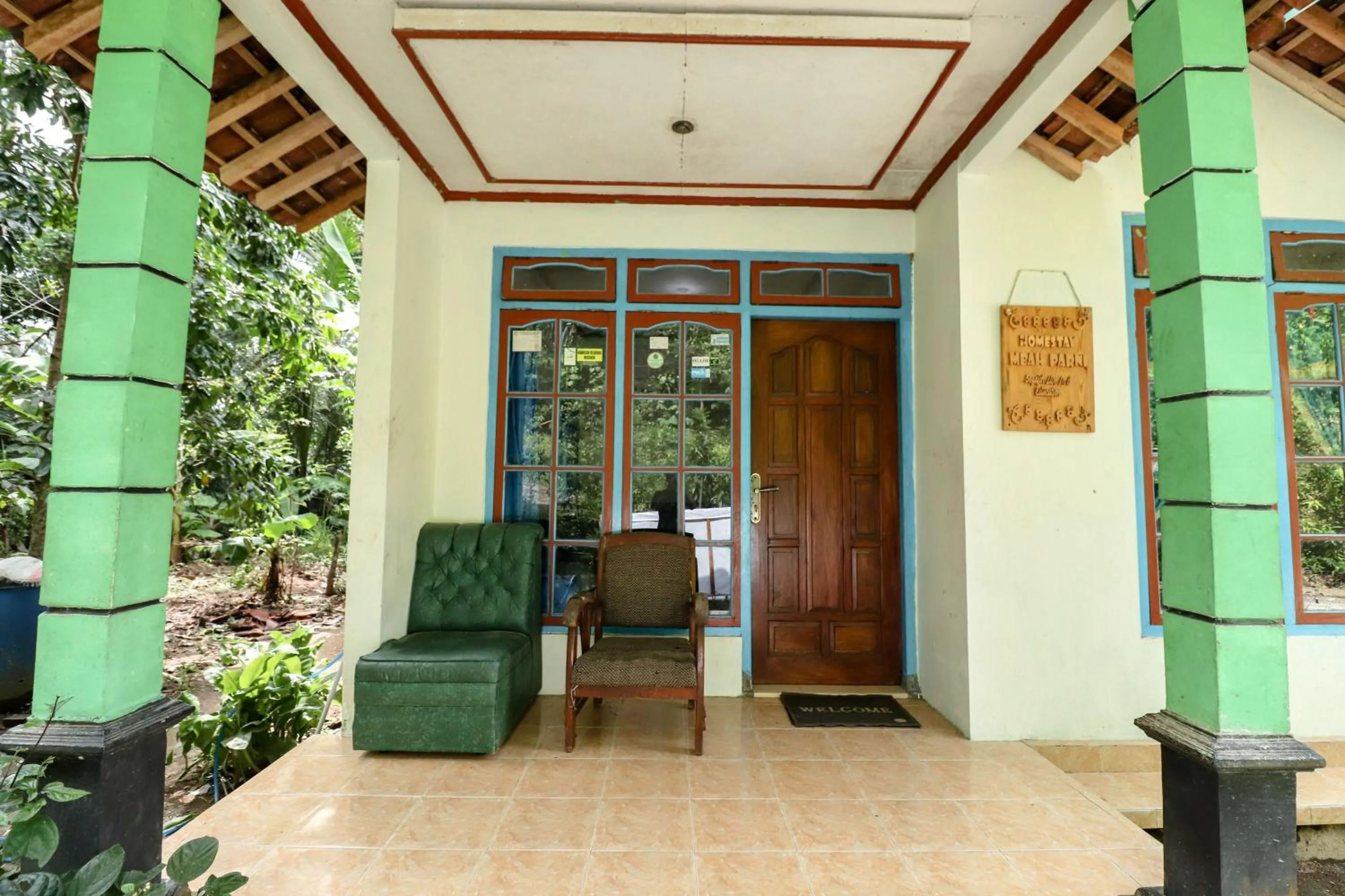 Facade/entrance in Homestay Mbah Parni