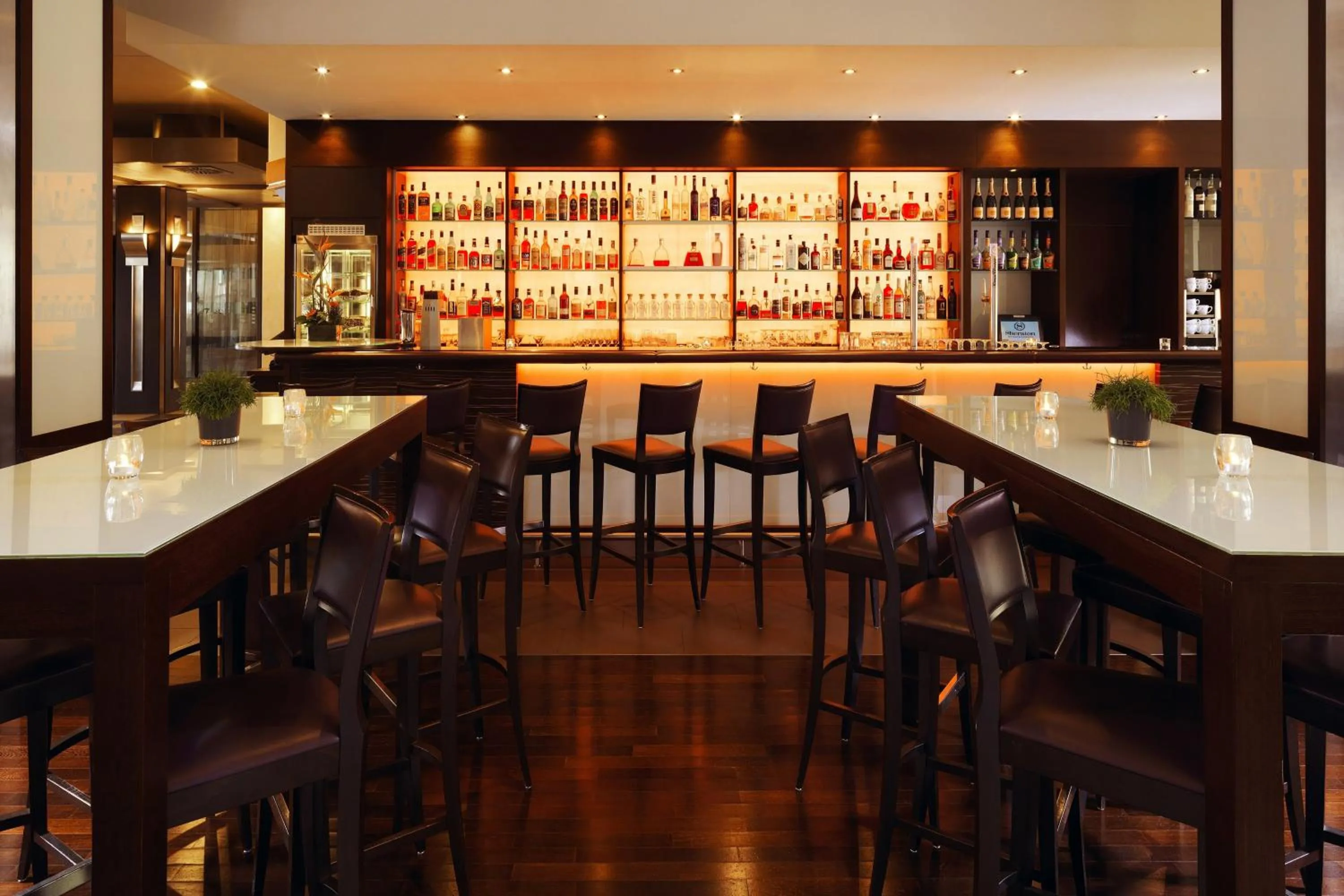 Lounge or bar in Sheraton Essen Hotel