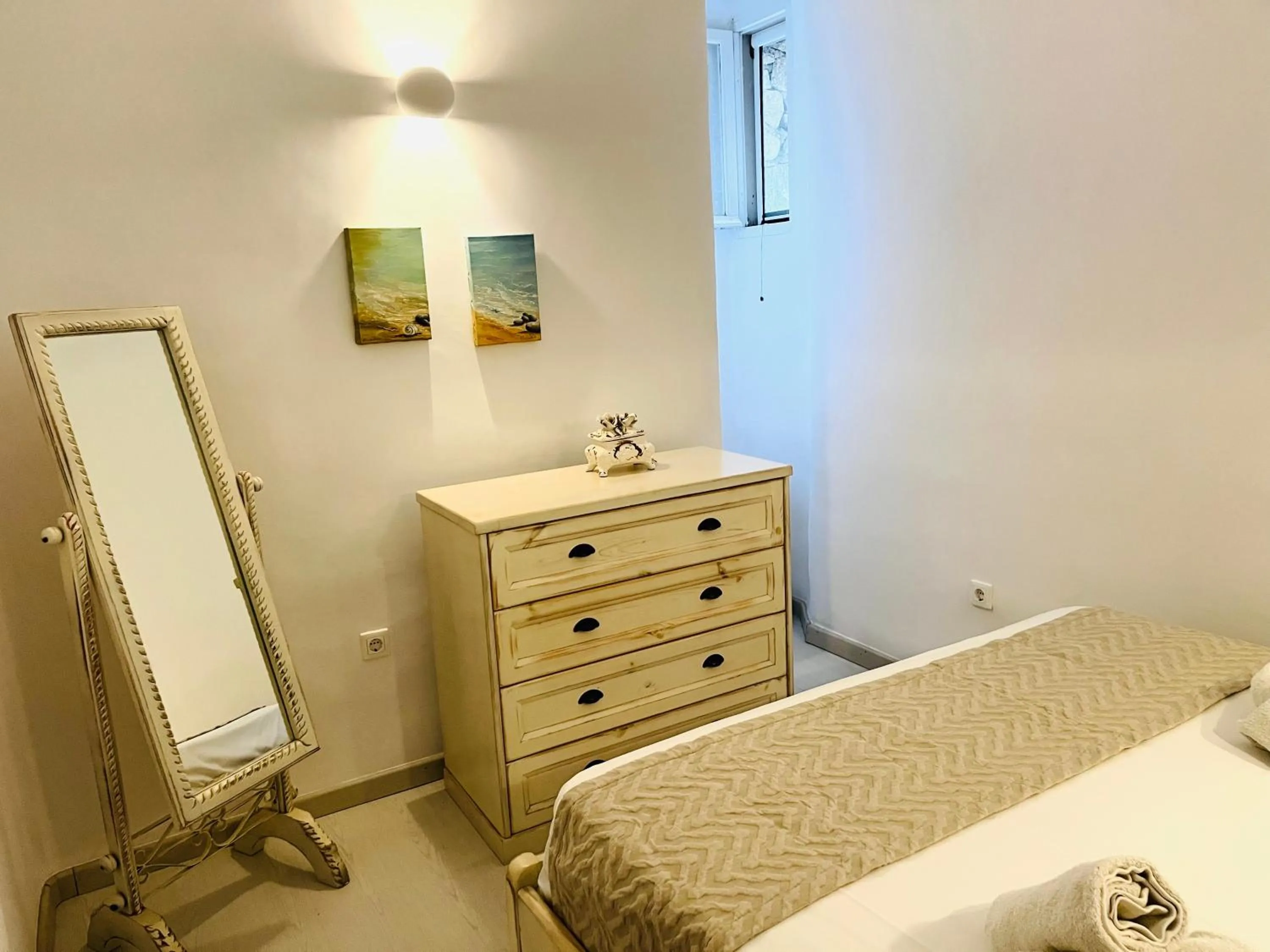 Bed in Navy Blue Suites