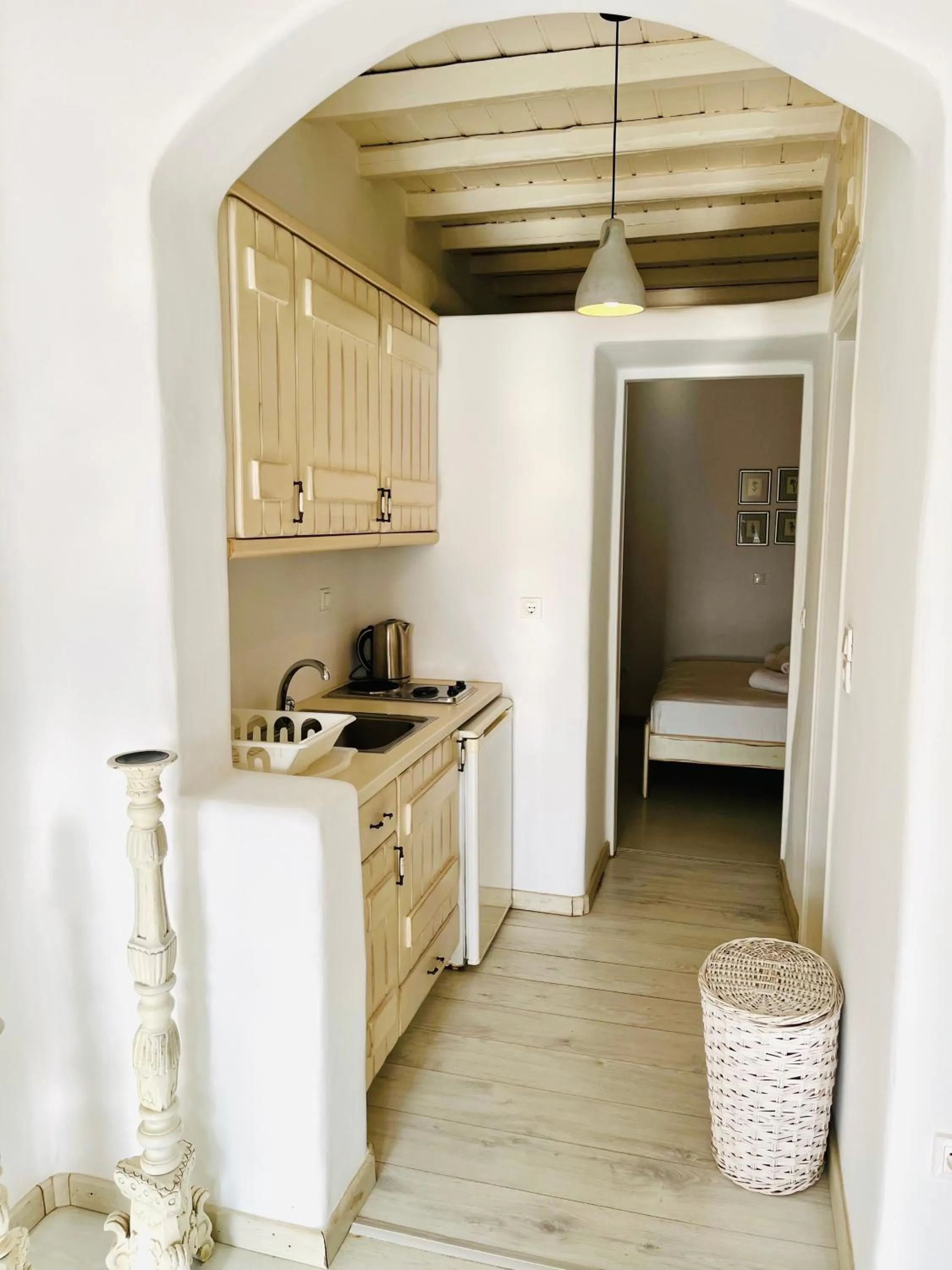 Kitchen or kitchenette in Navy Blue Suites
