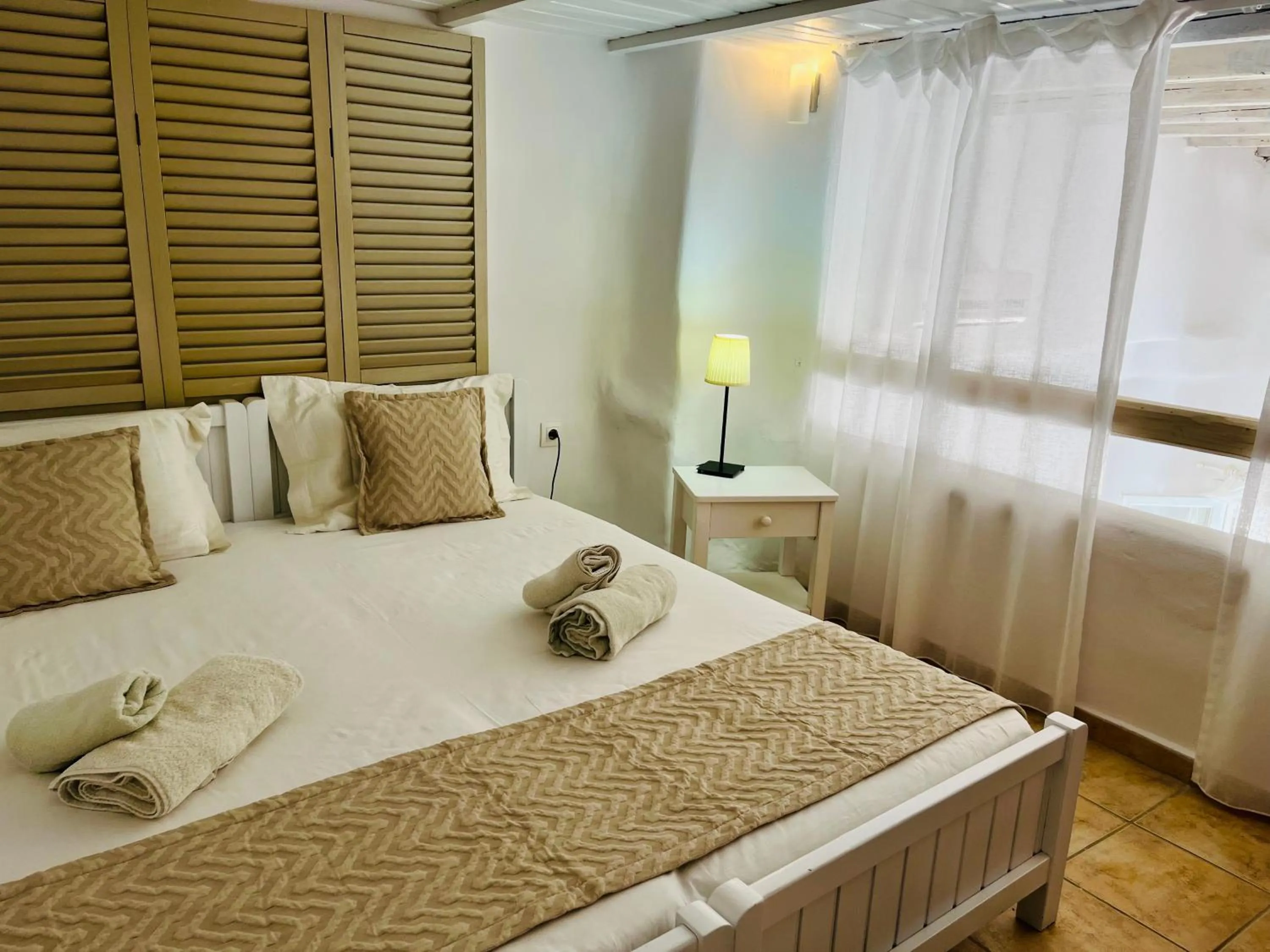 Bed in Navy Blue Suites