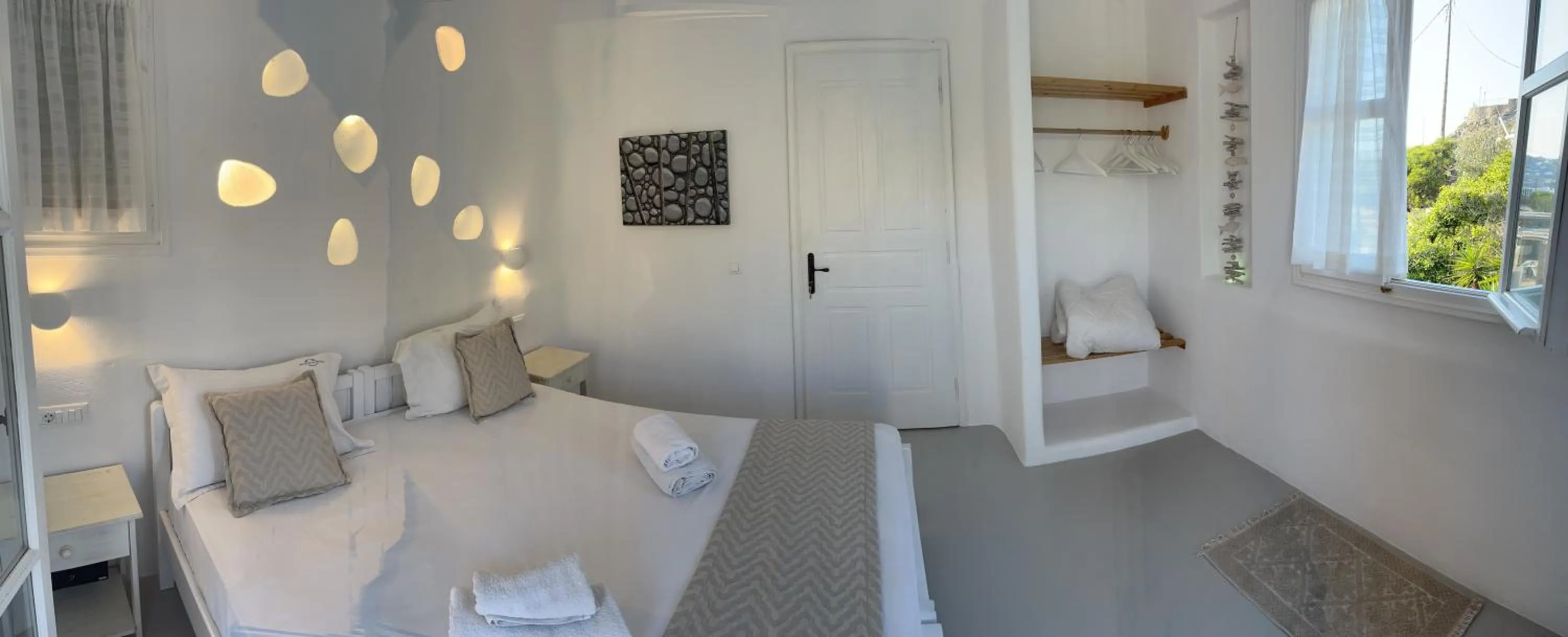 Bed in Navy Blue Suites