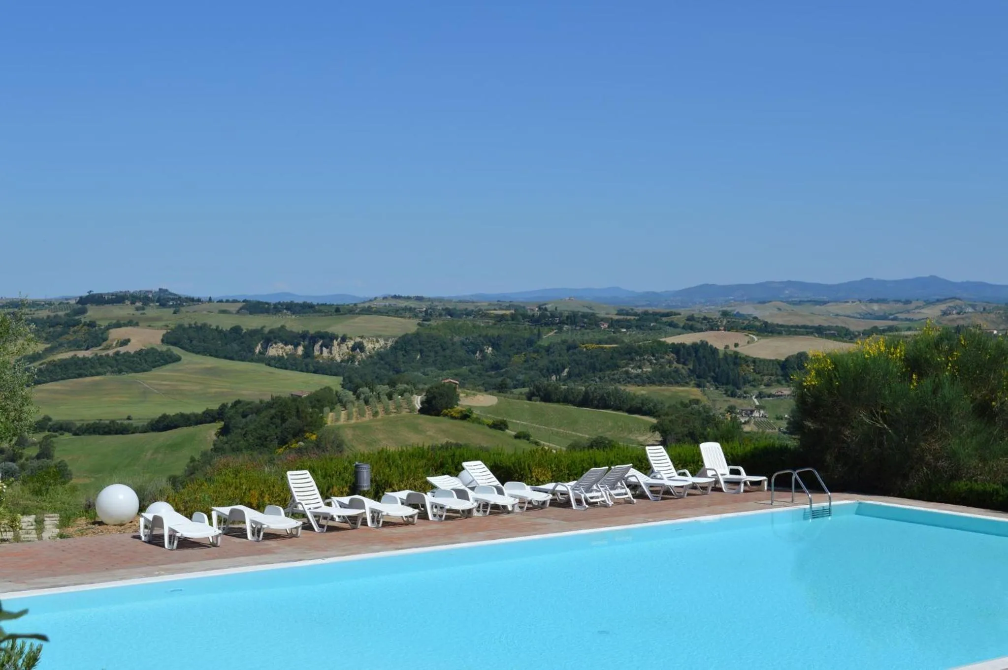 Natural landscape in Holidays in apartment with swimming pool in Tuscany Siena