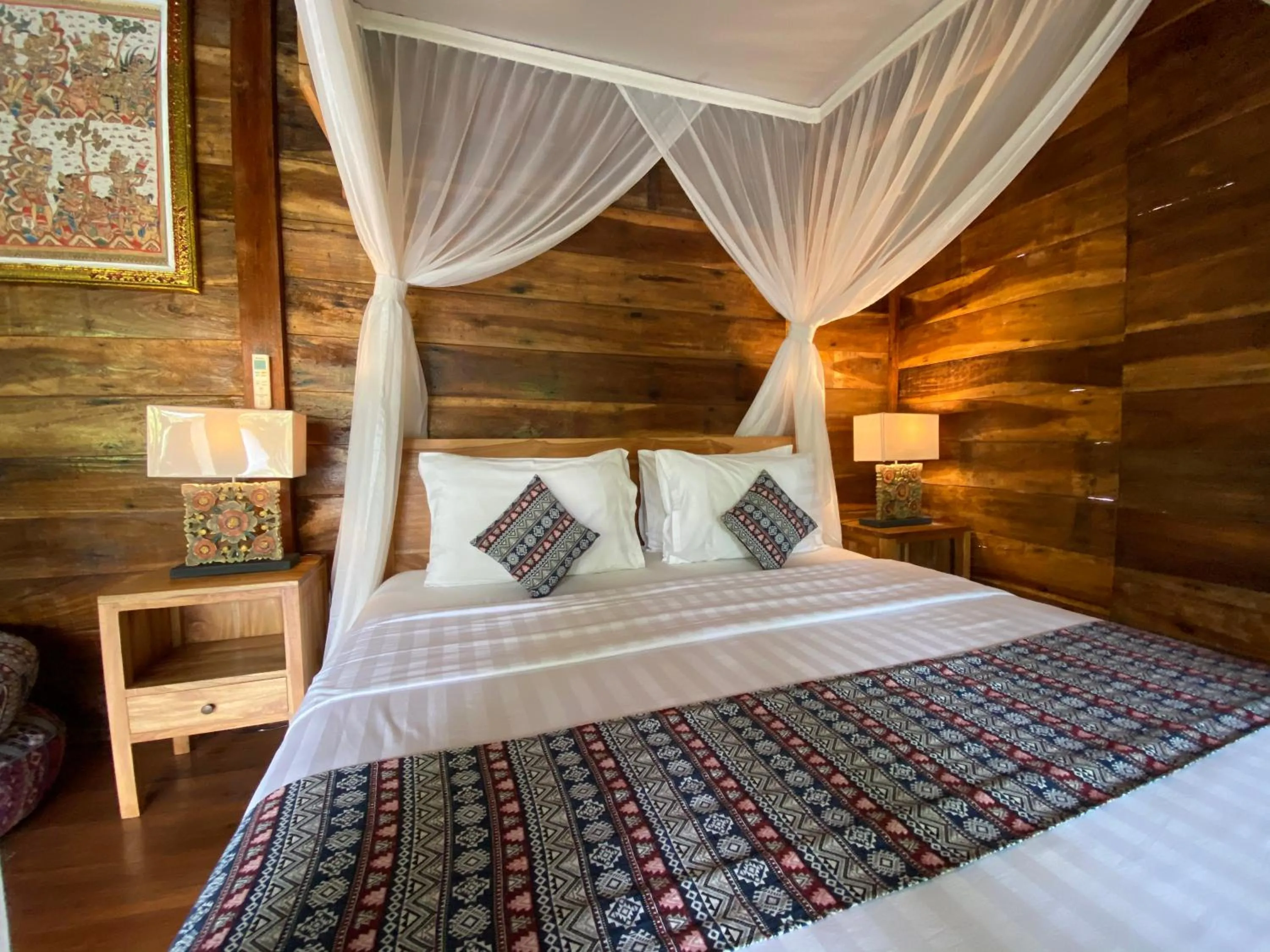 Villa Rumah Lumbung The Wooden House