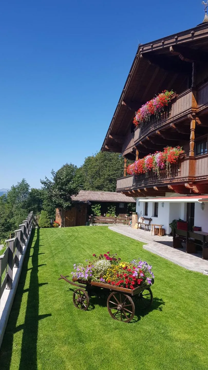 Property building in Appartement Oberschernthann