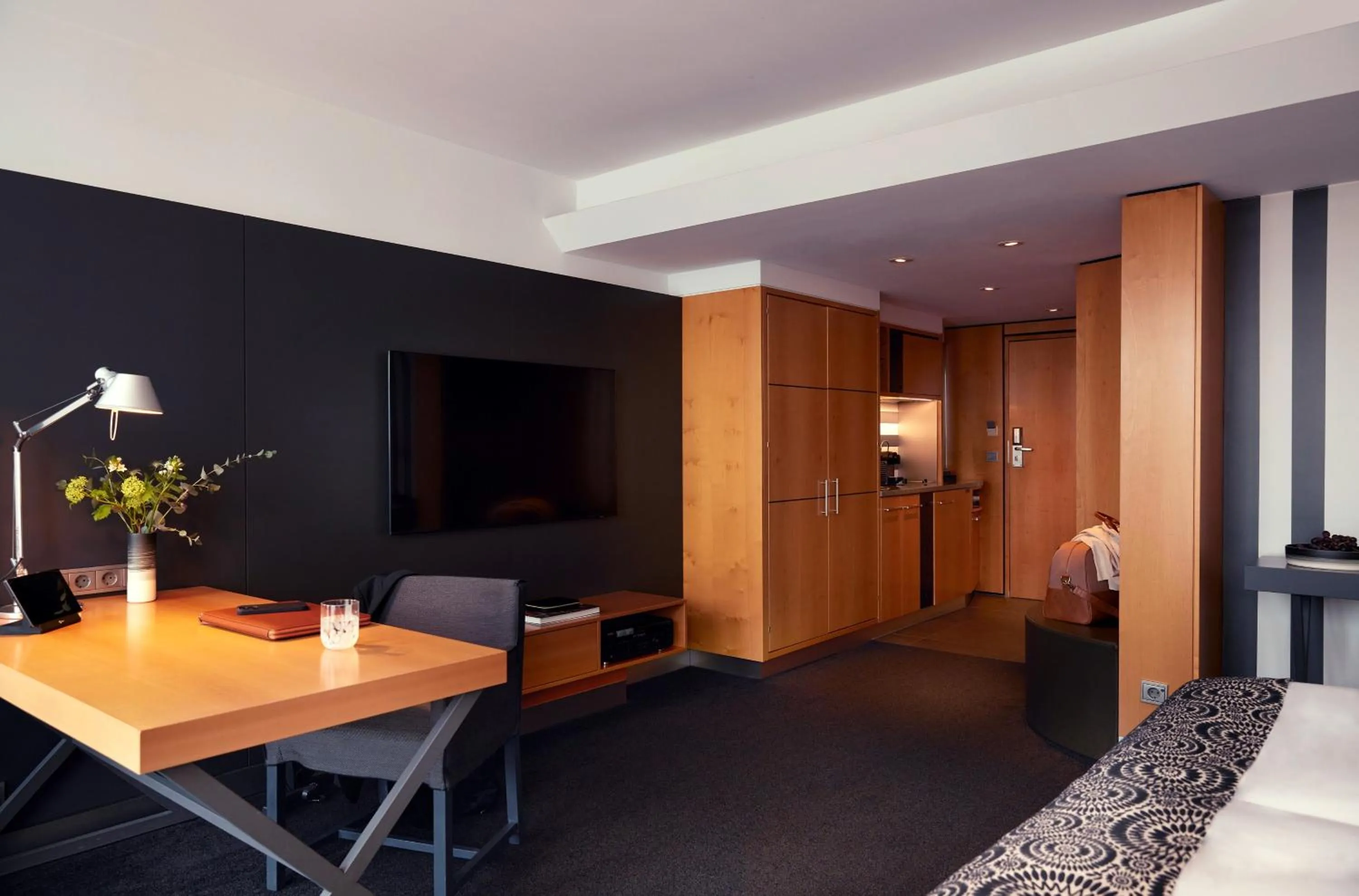 TV and multimedia in THE MADISON Hotel Hamburg