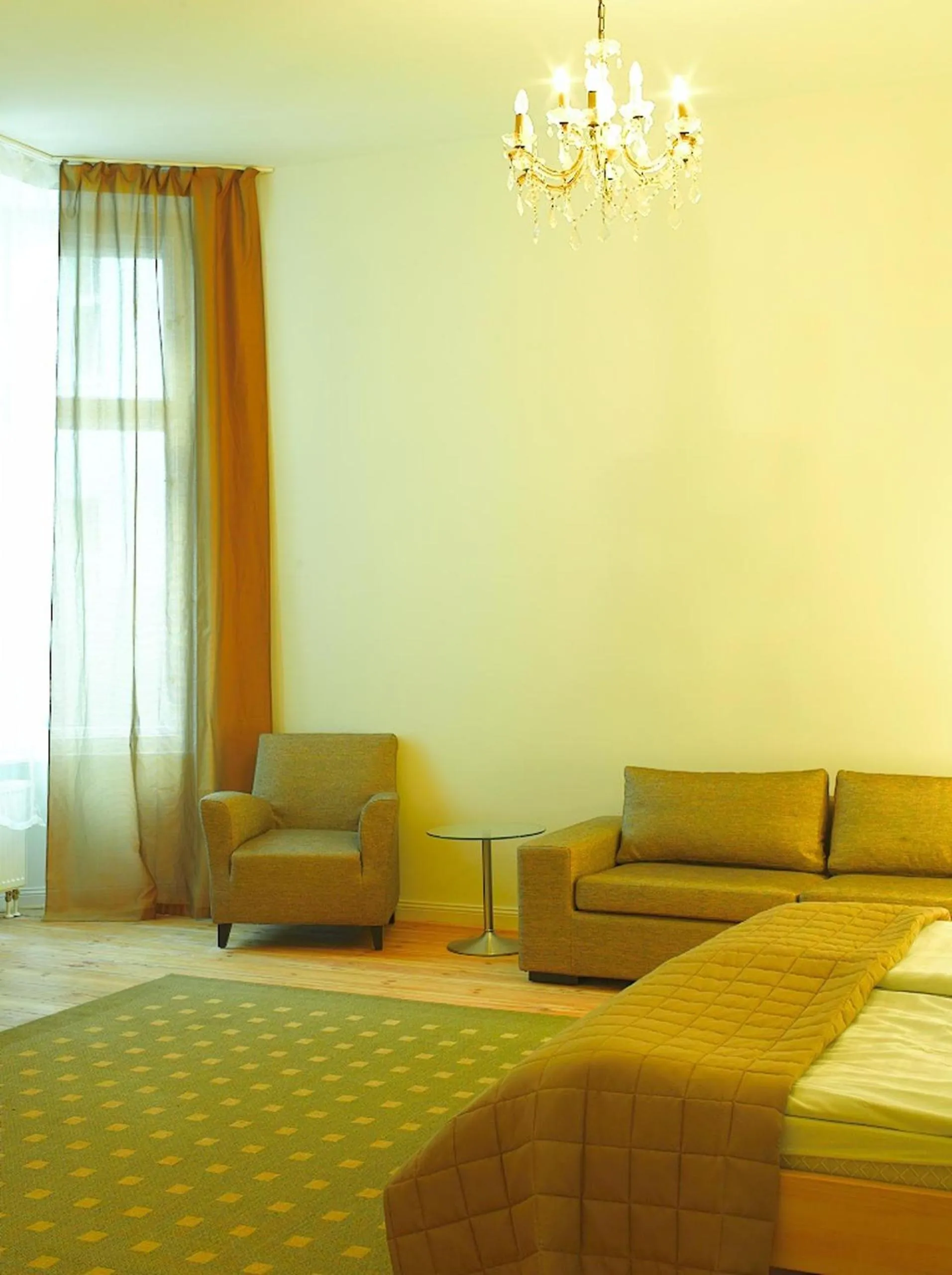 Photo of the whole room in Hotel Garni Kleist am Kurfürstendamm