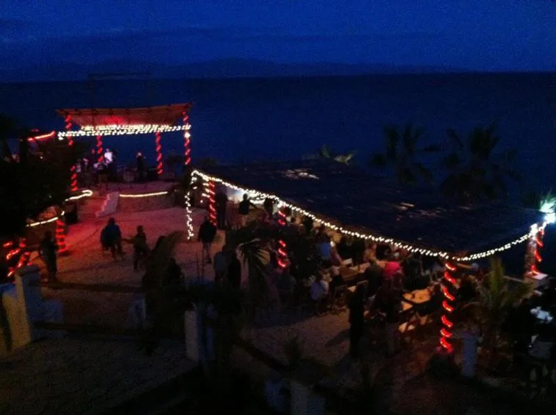 group of guests in Villa Paraíso
