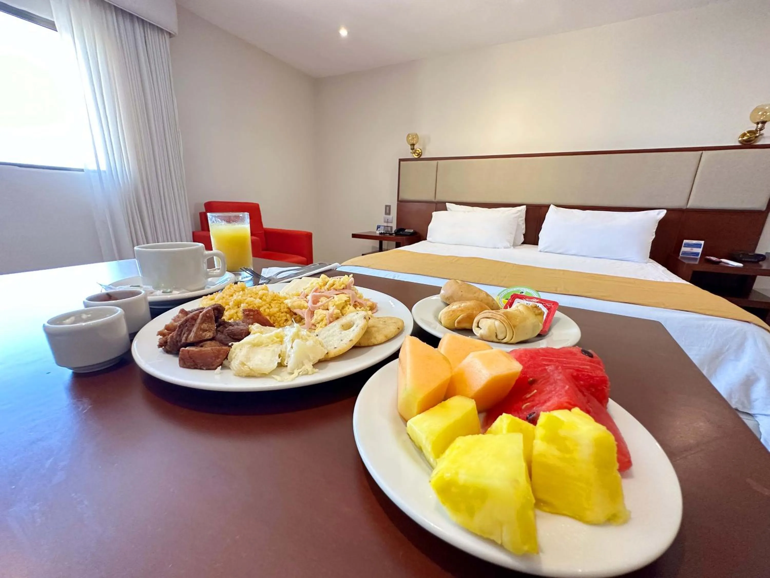 Breakfast in Howard Johnson by Wyndham Barranquilla Versalles