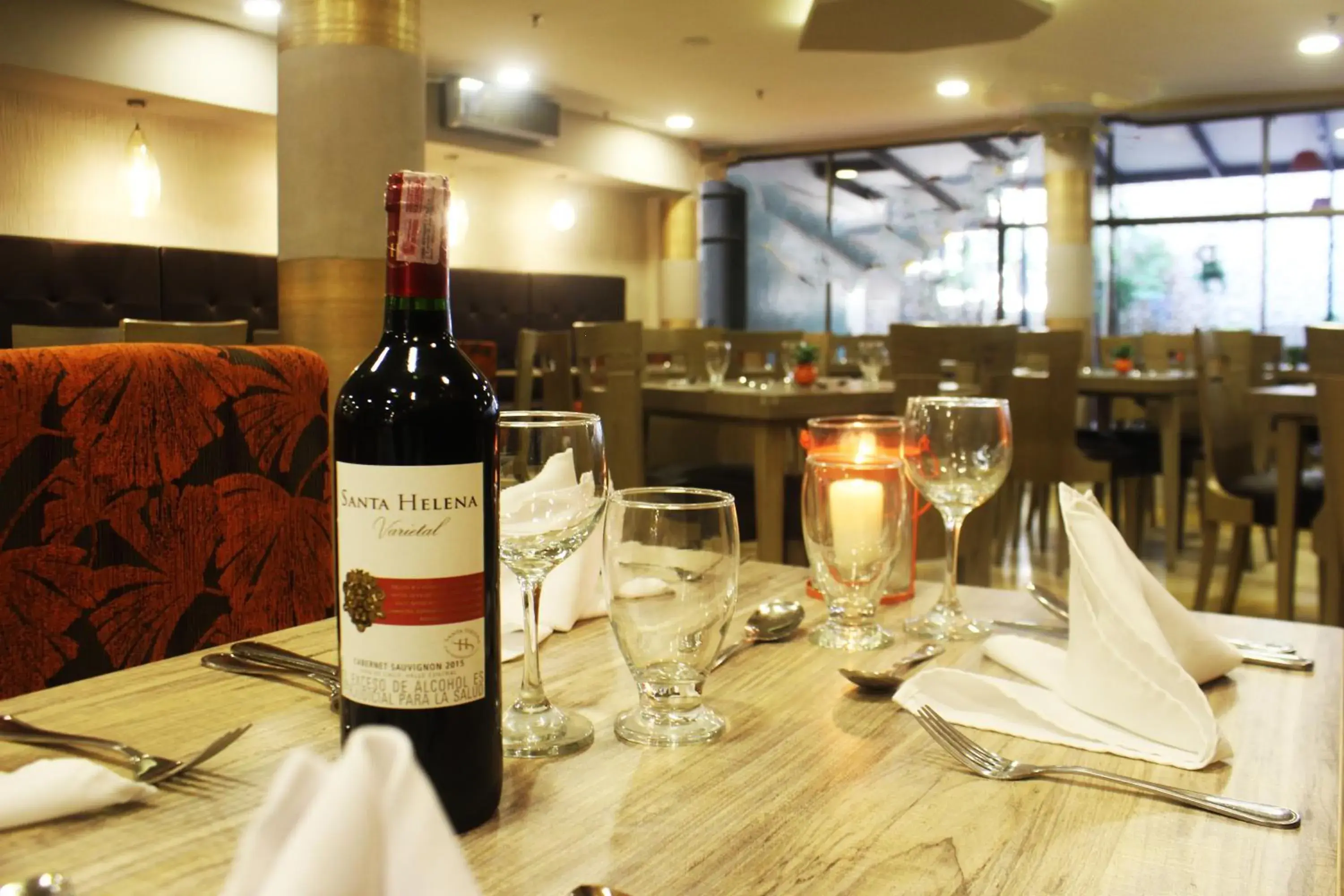 Restaurant/places to eat in Howard Johnson by Wyndham Barranquilla Versalles Restaurant/places to eat in Howard Johnson by Wyndham Barranquilla Versalles