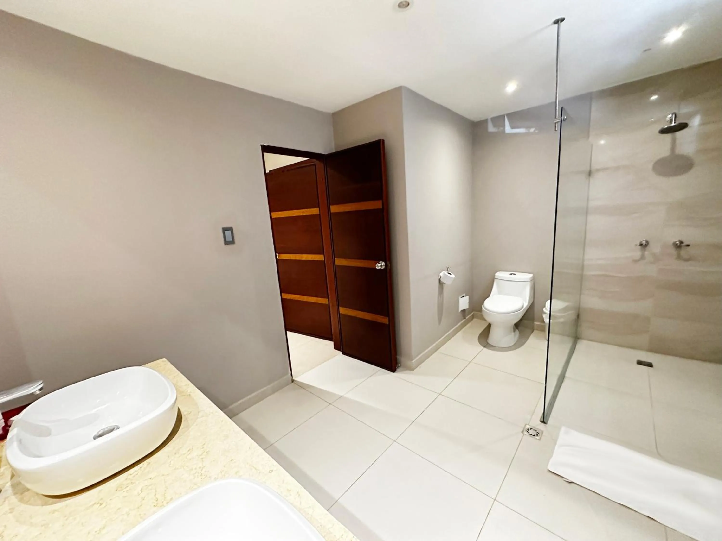Bathroom in Howard Johnson by Wyndham Barranquilla Versalles