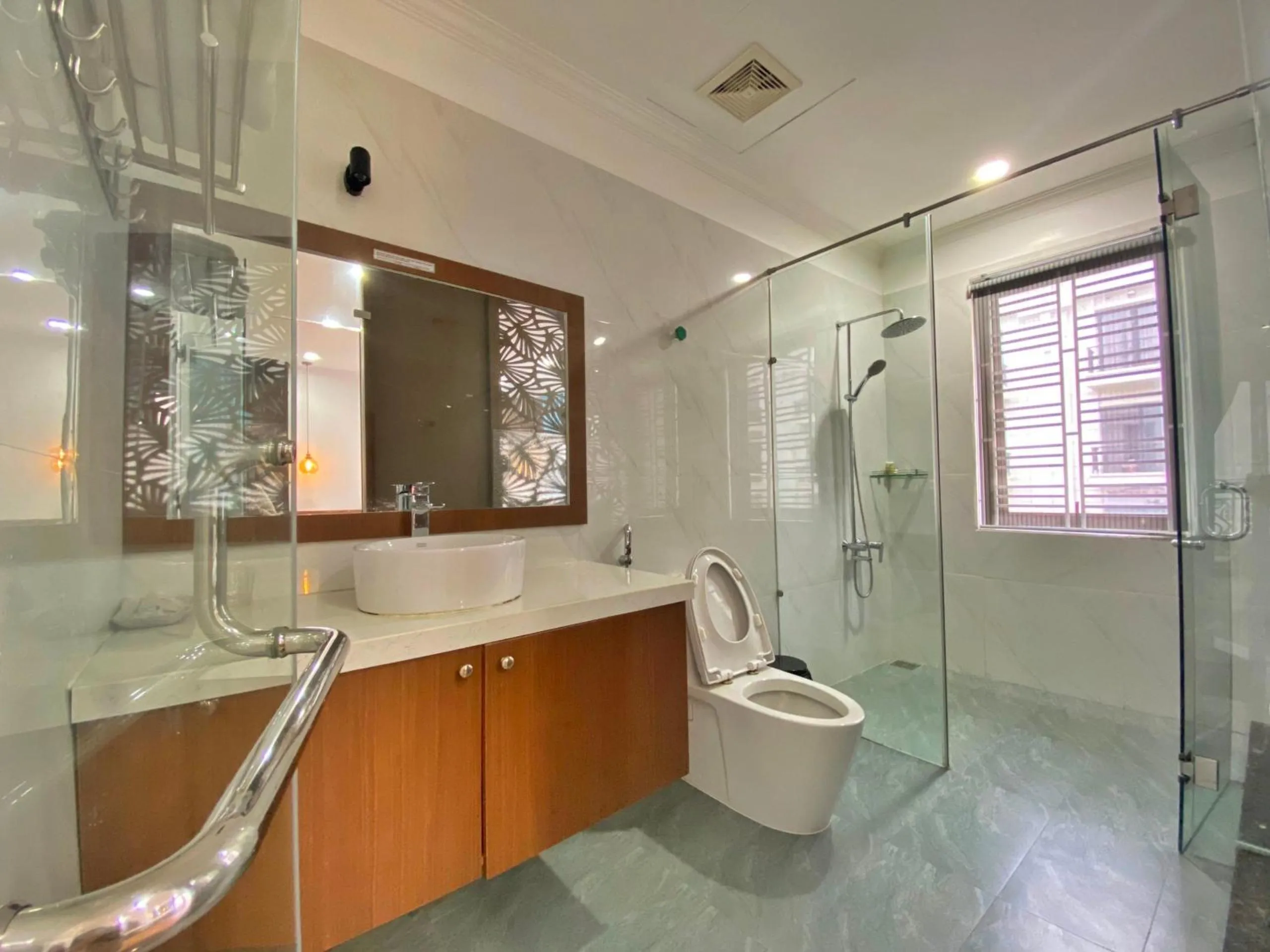 Hue Crown Boutique best hotel