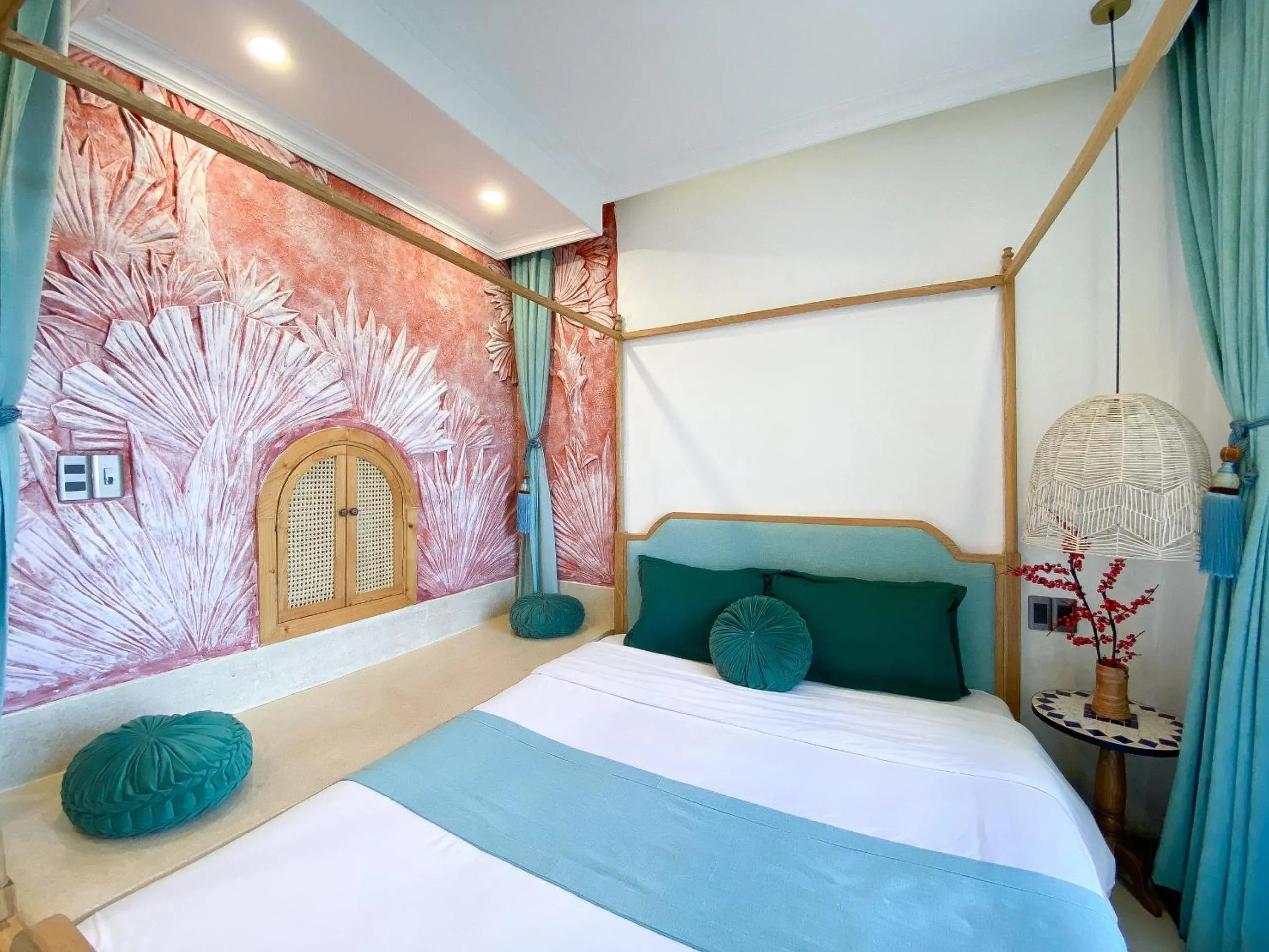 Bed in Hue Crown Boutique best hotel