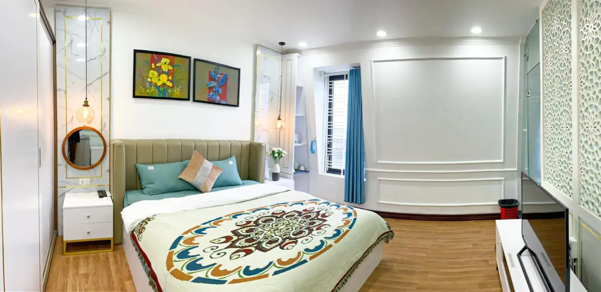 Superior King Room in Hue Crown Boutique best hotel Superior King Room in Hue Crown Boutique best hotel