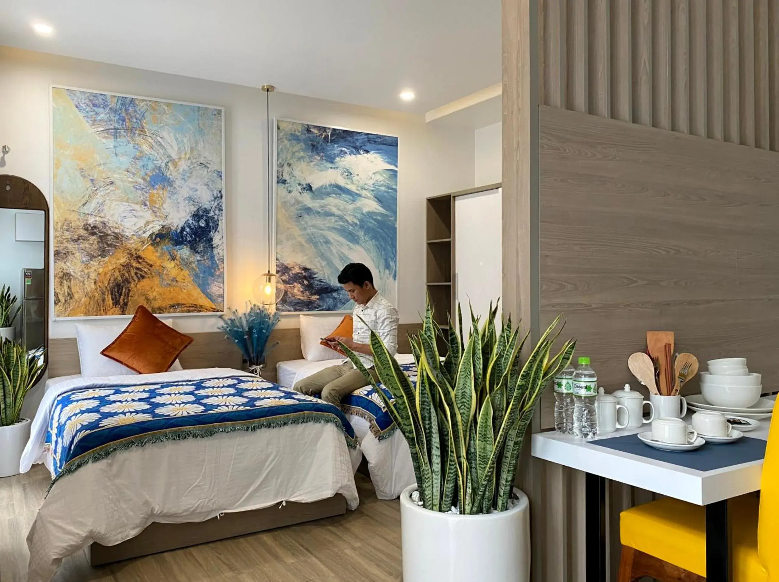 Twin Room with Balcony in Hue Crown Boutique best hotel Twin Room with Balcony in Hue Crown Boutique best hotel