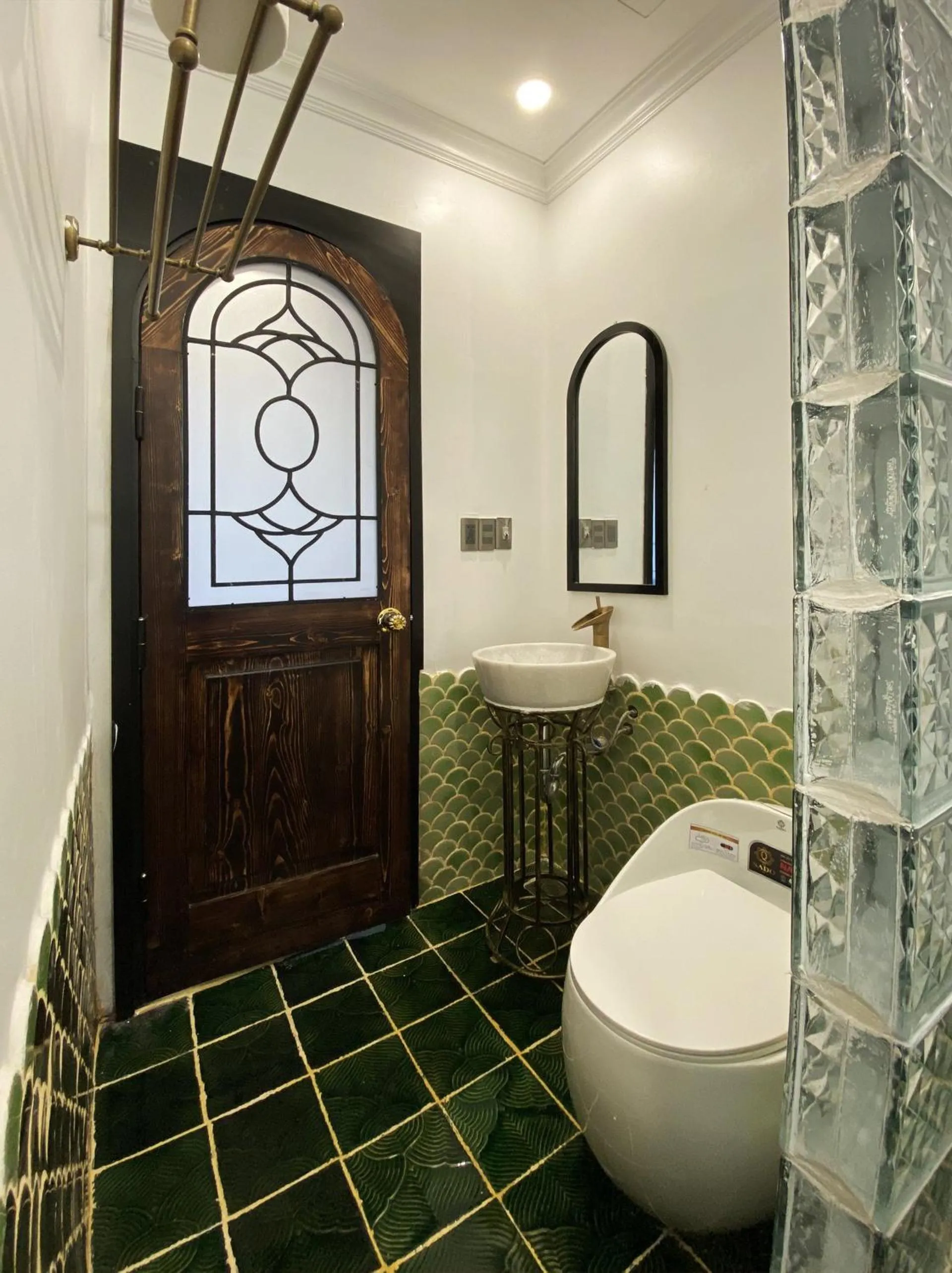 Hue Crown Boutique best hotel