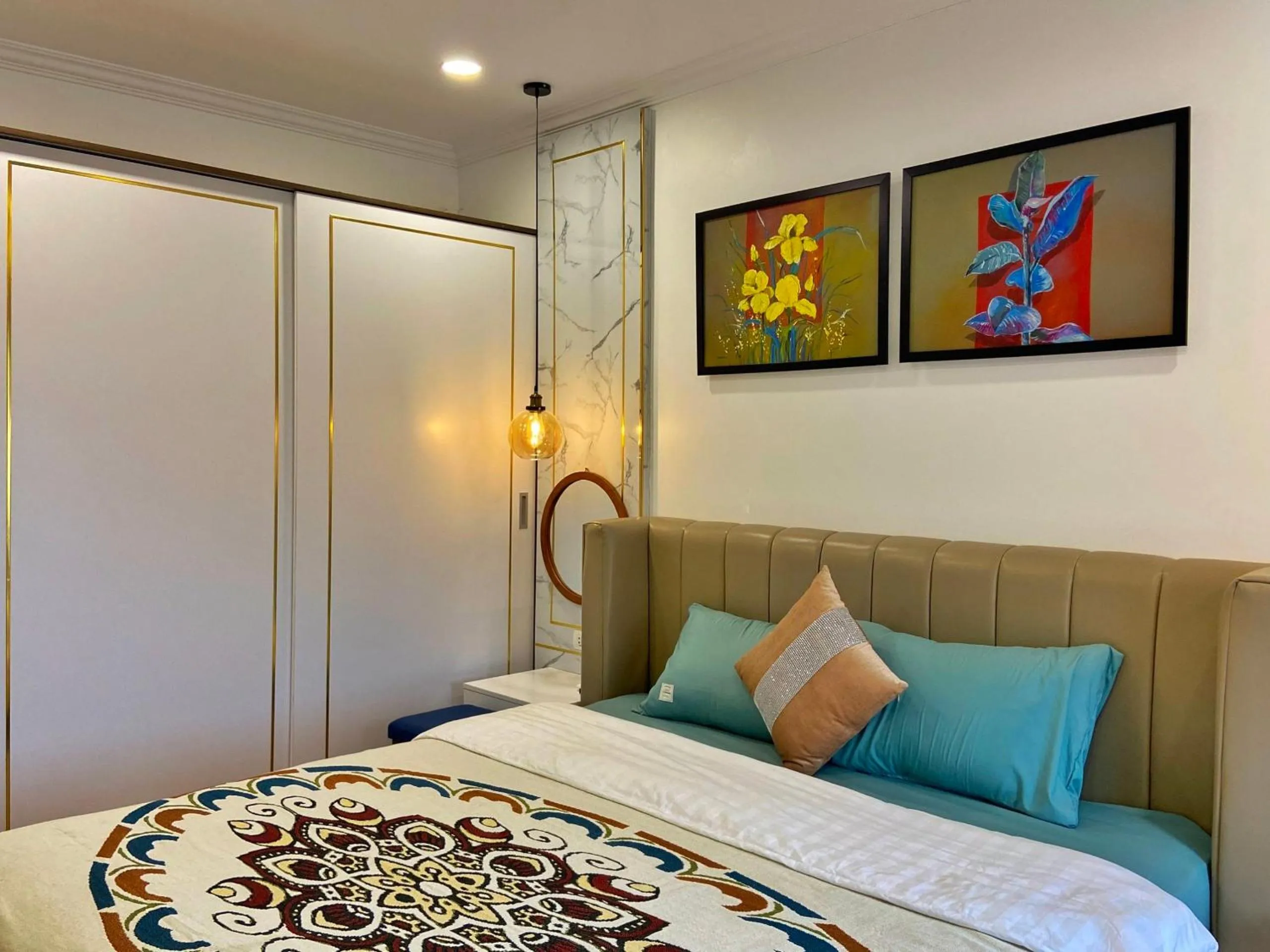 Bed in Hue Crown Boutique best hotel