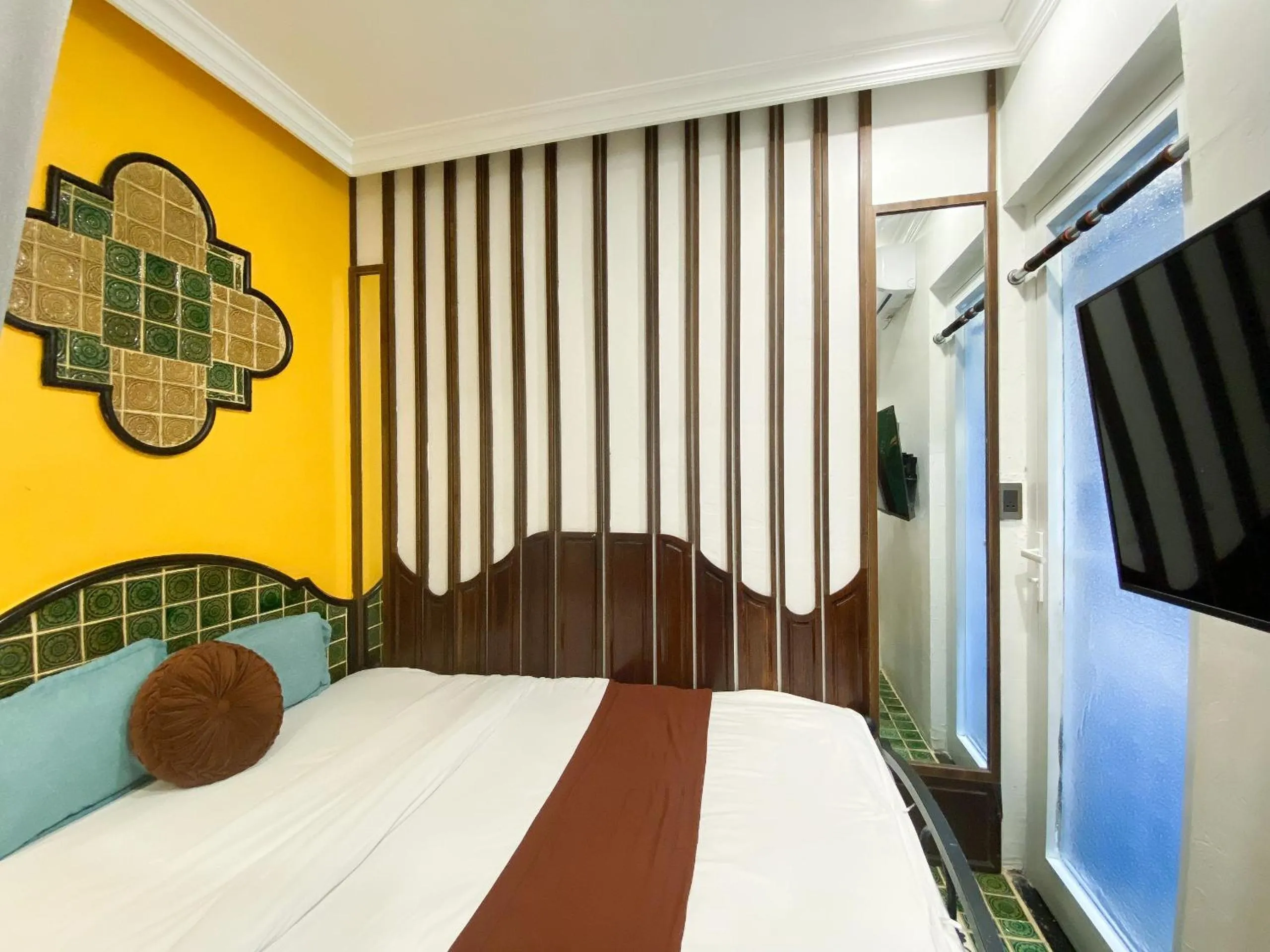 Bed in Hue Crown Boutique best hotel
