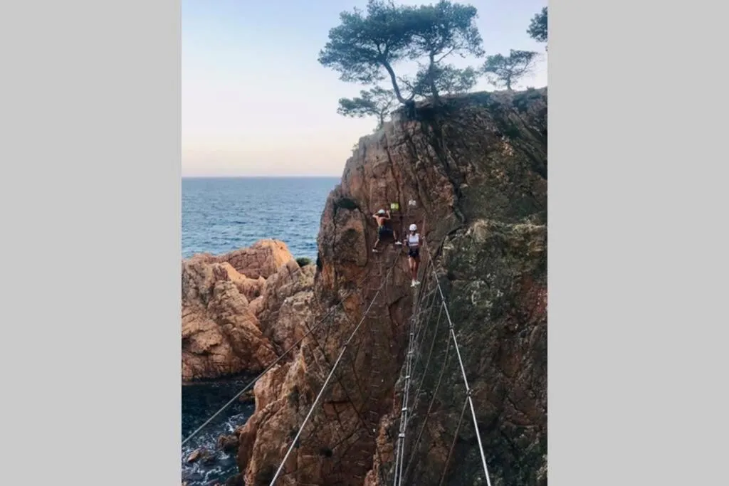 Natural landscape in Nuevo Luminoso Apartamento Catalina a 80 metros de la playa para 4 personas